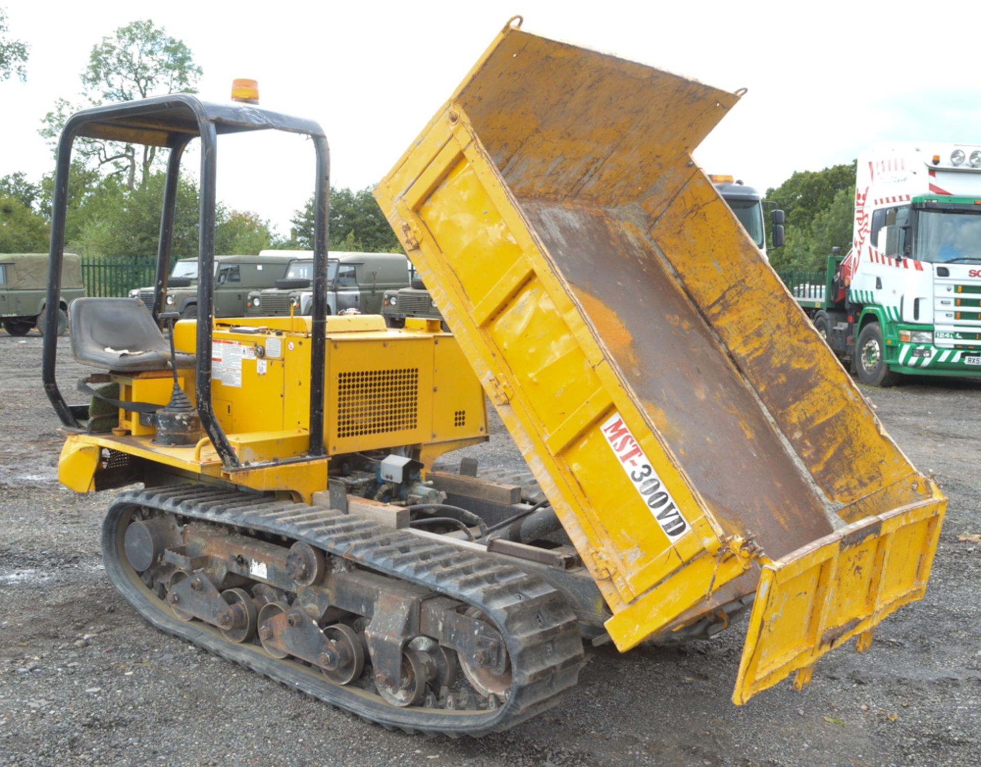 Morooka MST 300-VD 2.5 tonne rubber tracked dumper  Year: 2002 S/N: 3481 Recorded hours: 1103 - Image 7 of 9