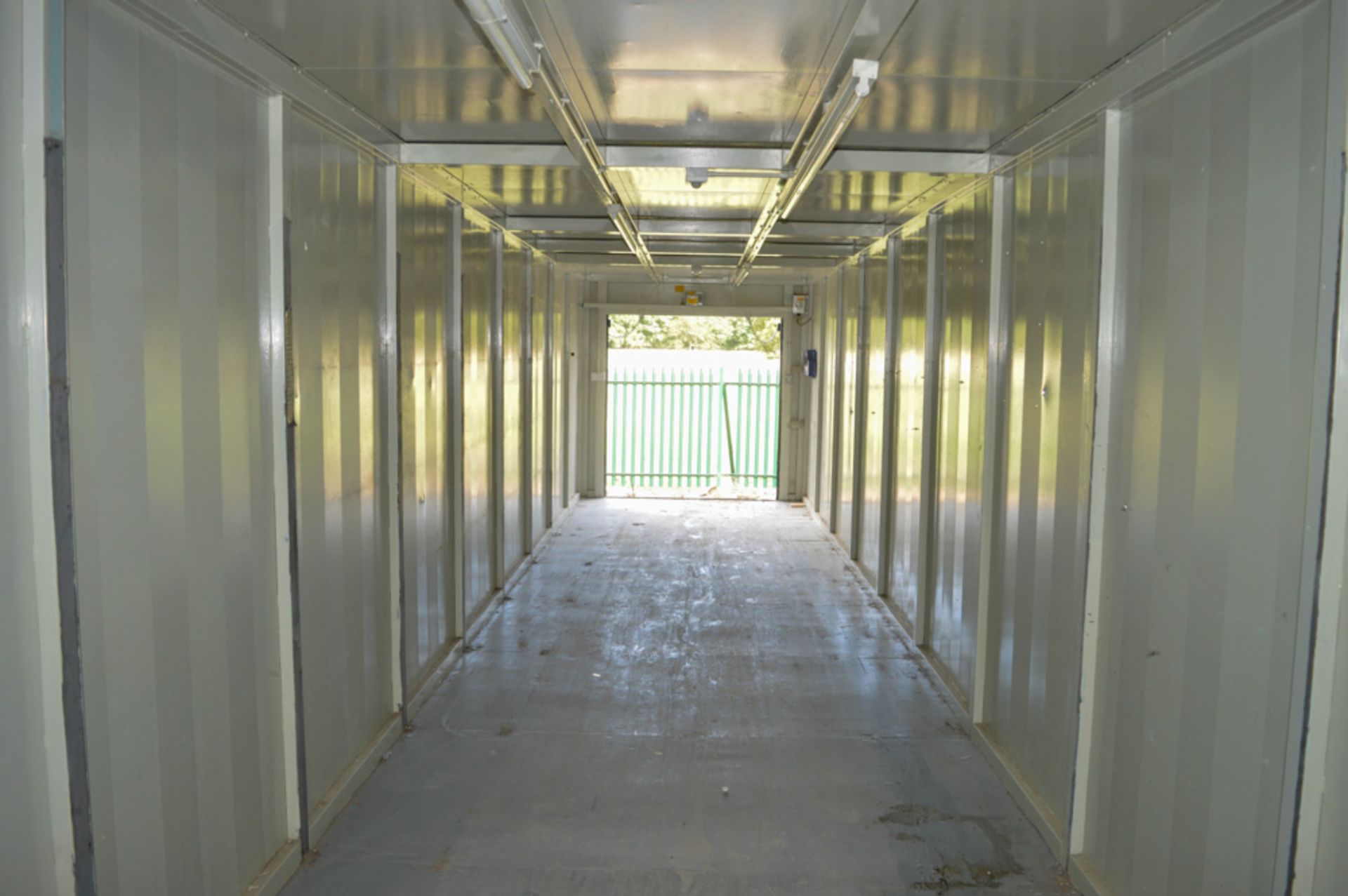 40 ft x 8 ft steel jack leg site store unit NG35390 - Image 6 of 7