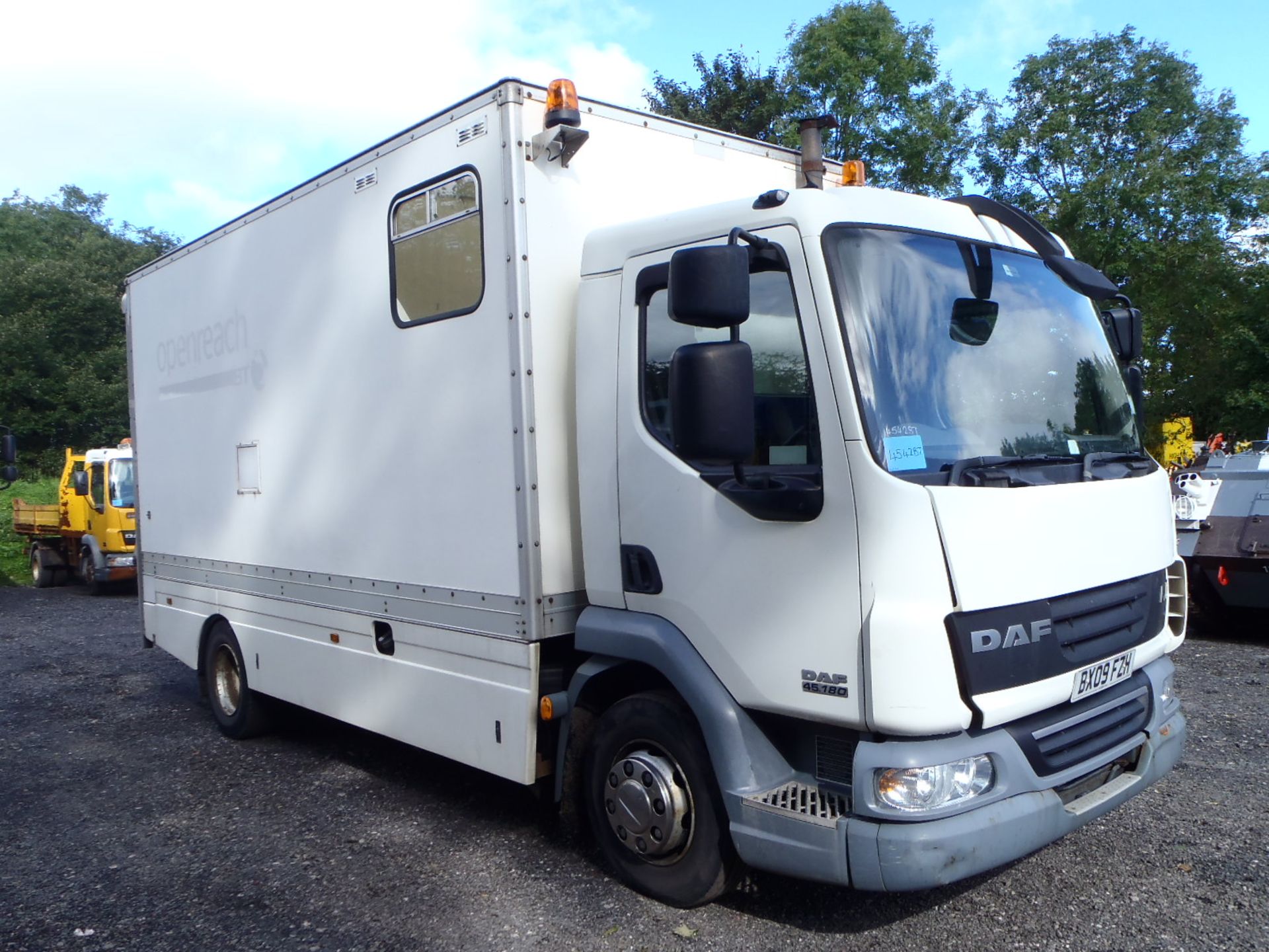 DAF 45.180 10 tonne welfare unit box van Registration Number: BX09 FZH Date of Registration: 01/06/ - Image 3 of 17