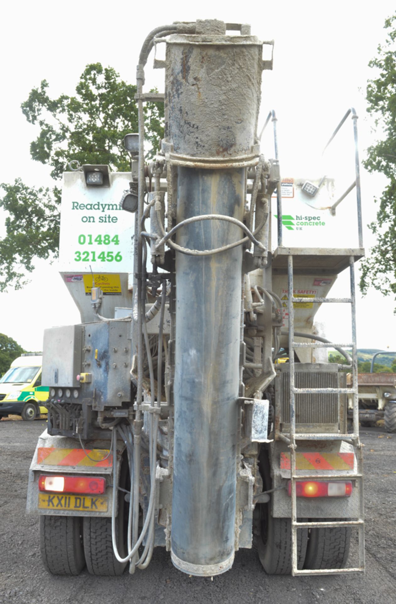 Renault Kerax 520 8x4 Roadmaster Easymix volumetric mixer lorry  Registration number: KX11 DLK  Rec - Image 6 of 21