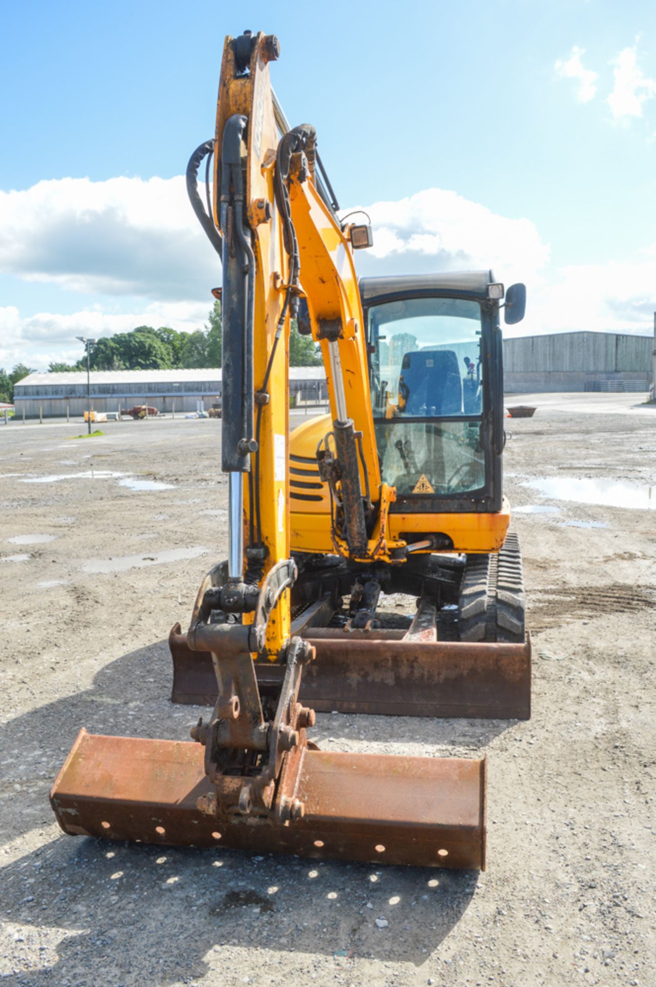 JCB 8050 RTS 5 tonne zero tail swing rubber tracked midi excavator Year: 2012 S/N: 1741669 - Image 5 of 11