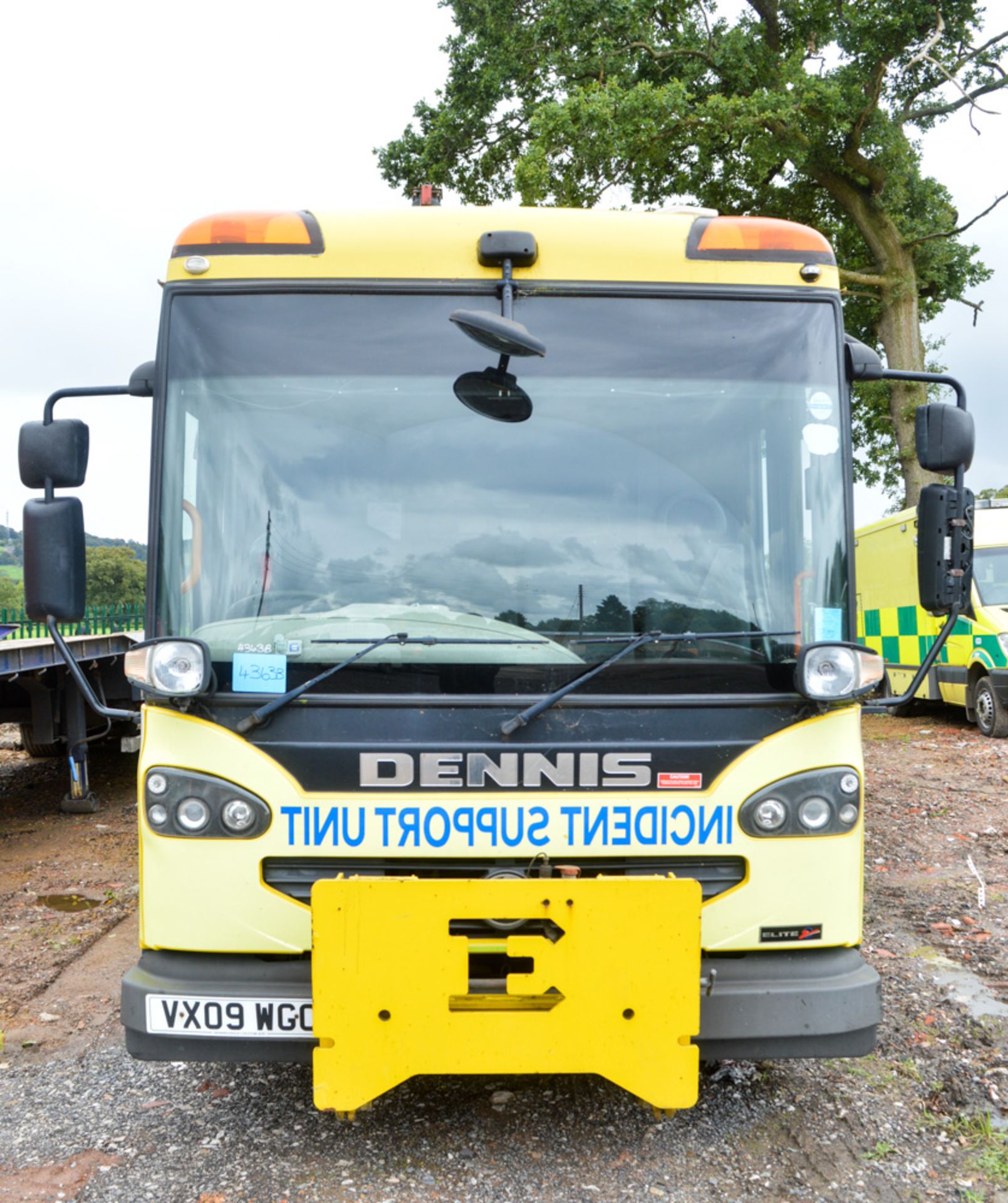 Dennis Elite 2 26 tonne incident support lorry Registration Number: VX09 WGO Date of Registration: - Image 5 of 11