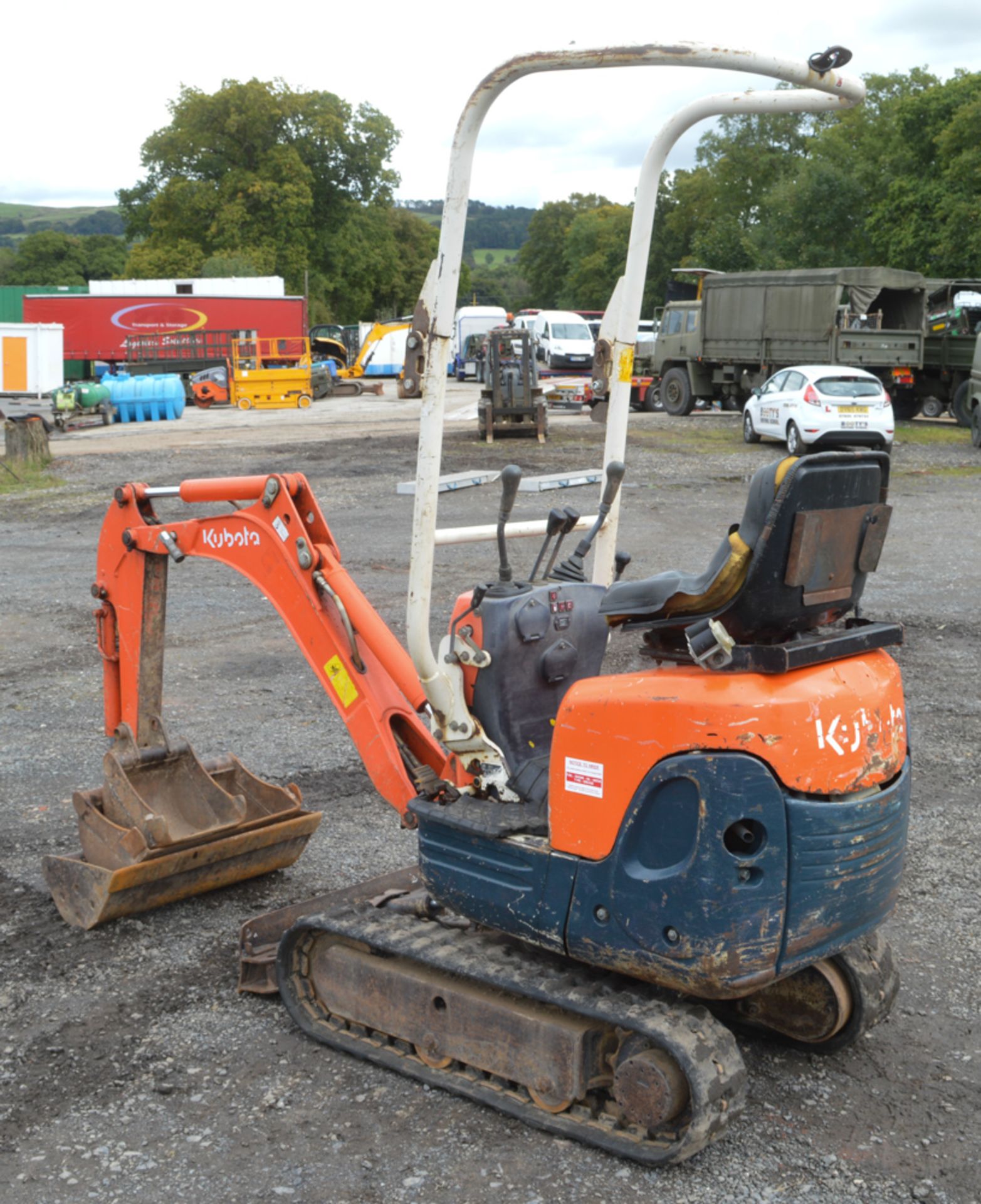Kubota K008-3 1 tonne rubber tracked micro excavator Year: 2008  S/N: 18704 Recorded hours : 3352 - Image 3 of 11