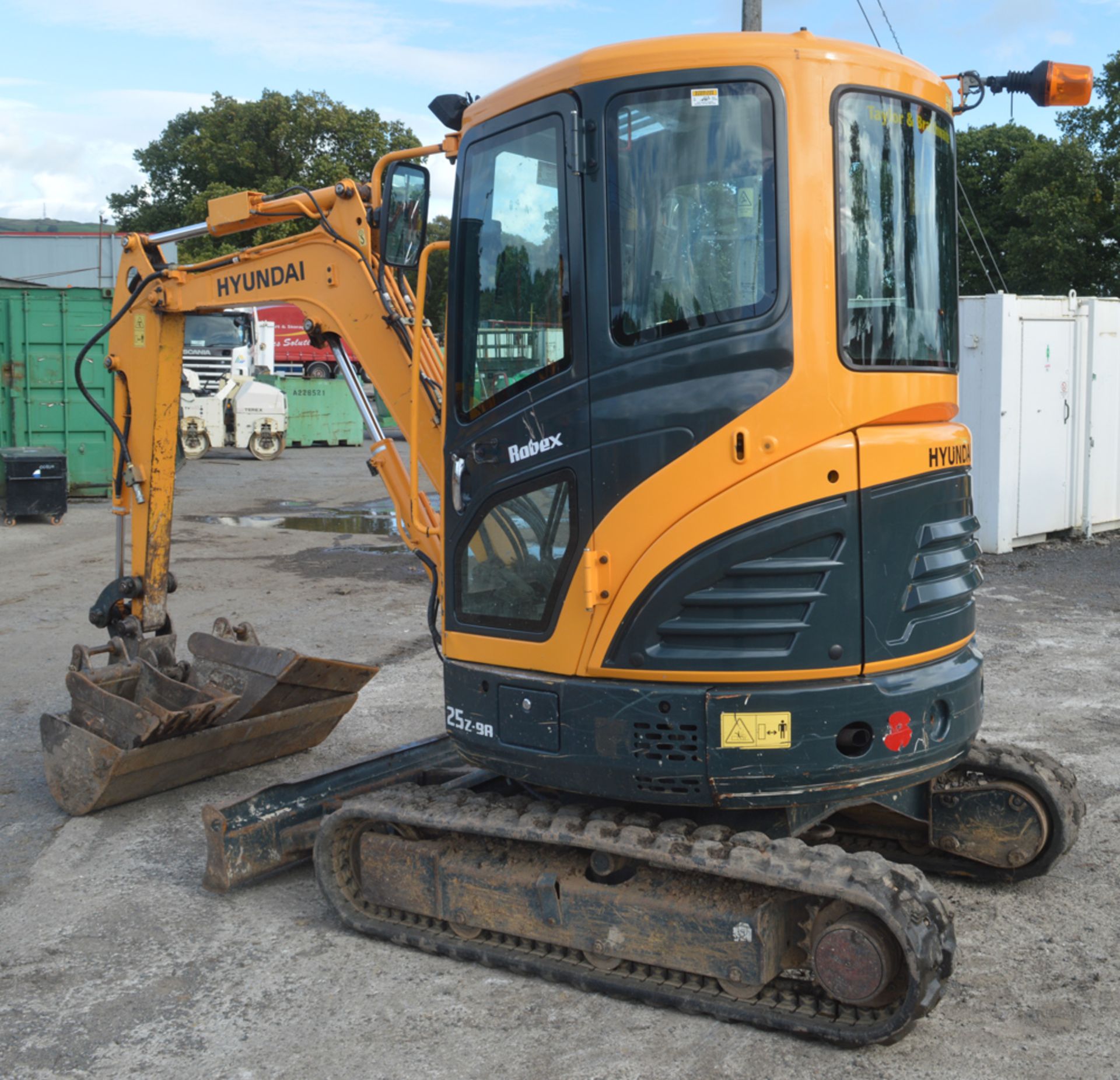 Hyundai Robex 25z-9A 2.5 tonne rubber tracked mini excavator  Year: 2014 S/N: E0000182 Recorded - Bild 4 aus 13