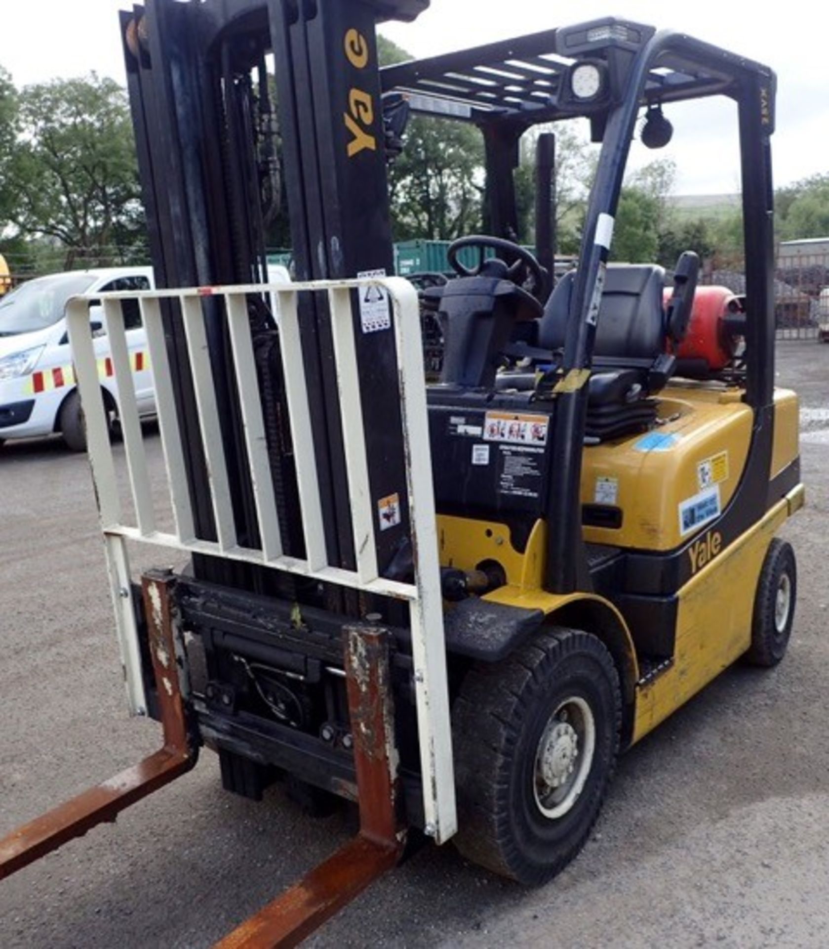 Yale GLP25 2.5 tonne gas powered fork lift truck Year: 2013 S/N: B875B24890L Recorded Hours: 7692