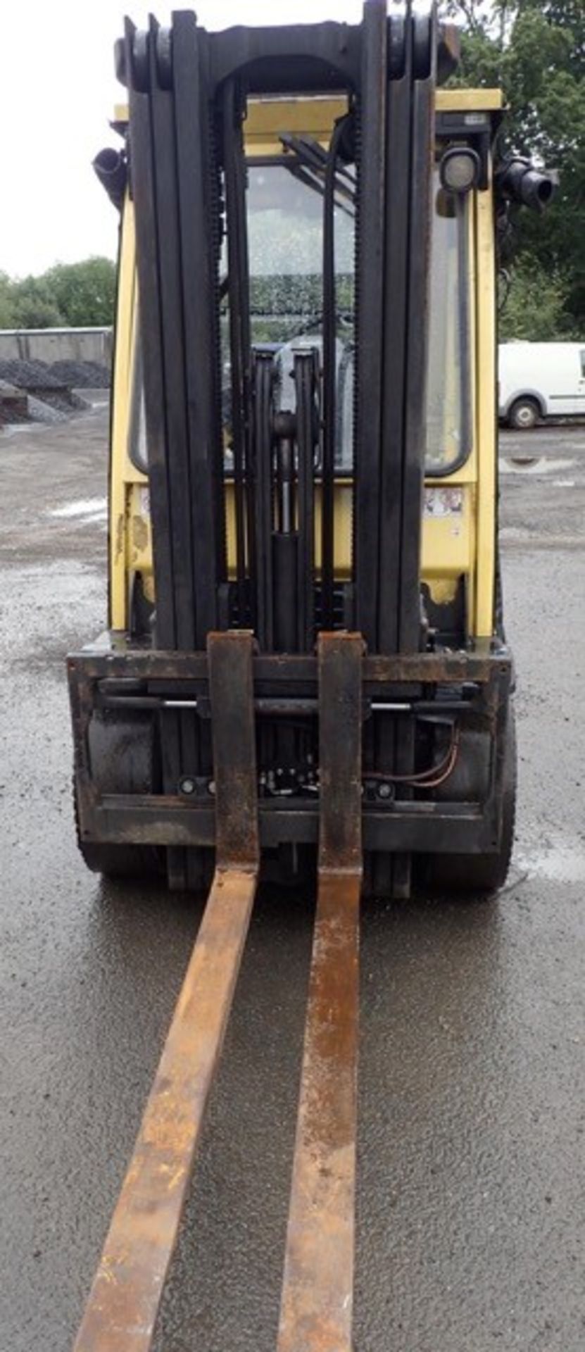 Hyster H3.0 3 tonne diesel driven fork lift truck Year: 2010 S/N: L177B31110H Recorded Hours: 9432 - Image 5 of 9