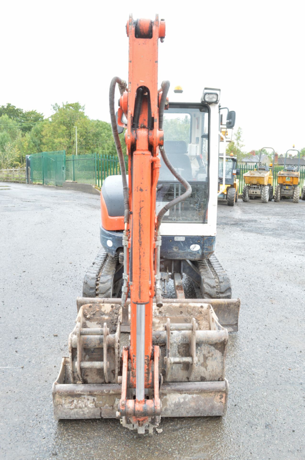 Kubota U30-3 3 tonne rubber tracked mini excavator Year: 2011 S/N: 80381 Recorded Hours: 2690 blade, - Image 5 of 11