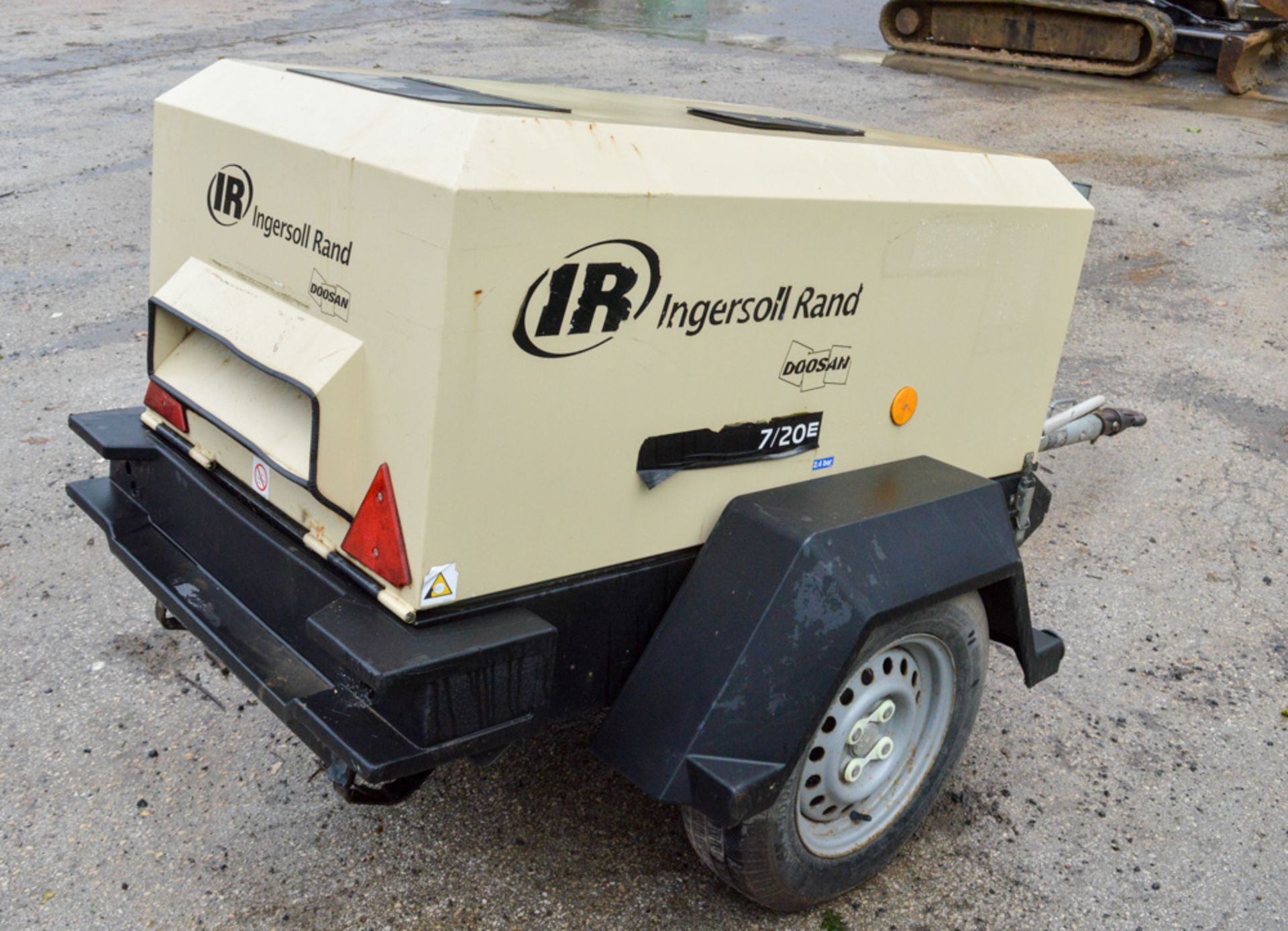 Ingersoll Rand 7/20E diesel driven mobile air compressor/generator Year: 2010 S/N: 122809 Recorded - Image 4 of 5