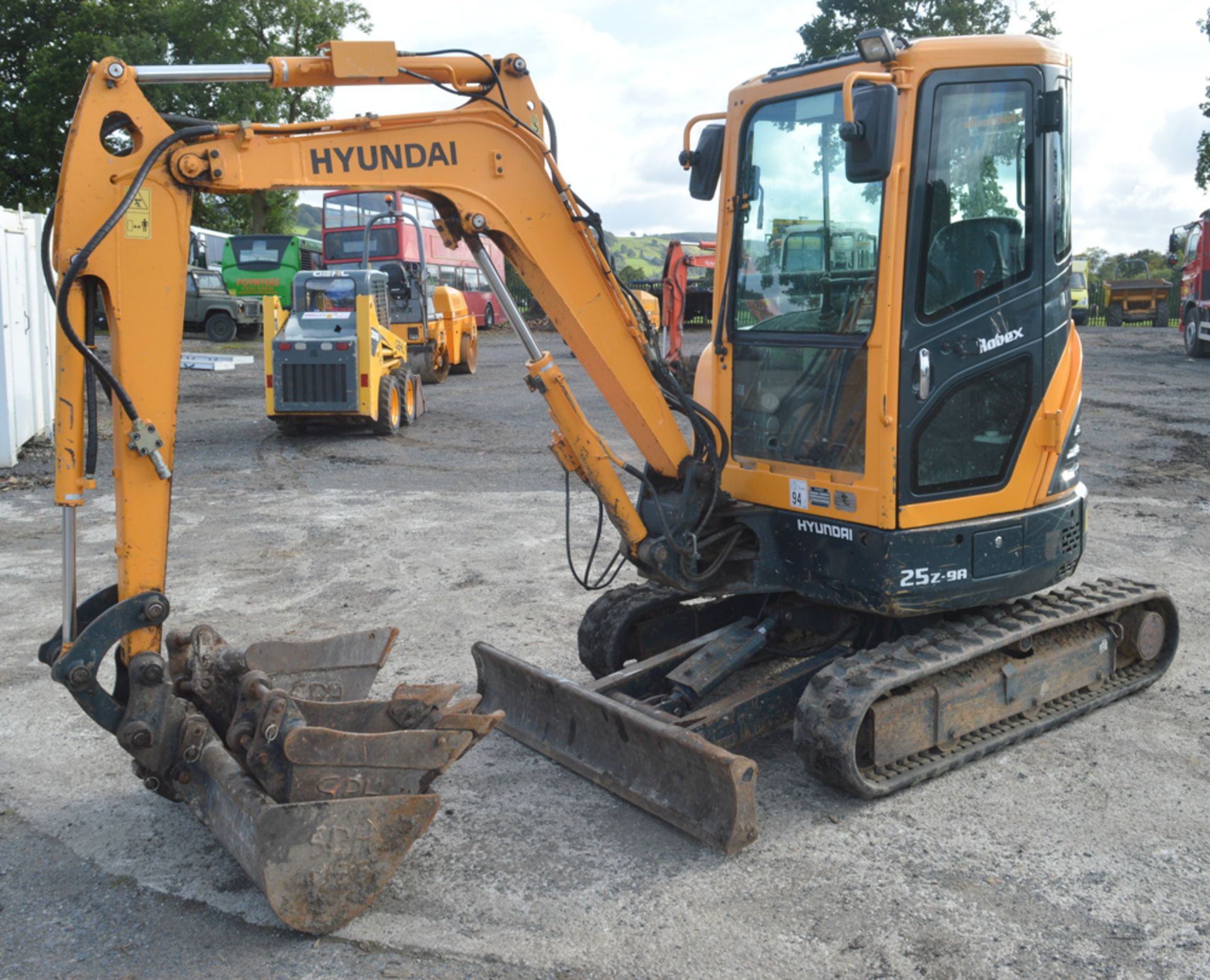 Hyundai Robex 25z-9A 2.5 tonne rubber tracked mini excavator  Year: 2014 S/N: E0000182 Recorded - Image 5 of 13