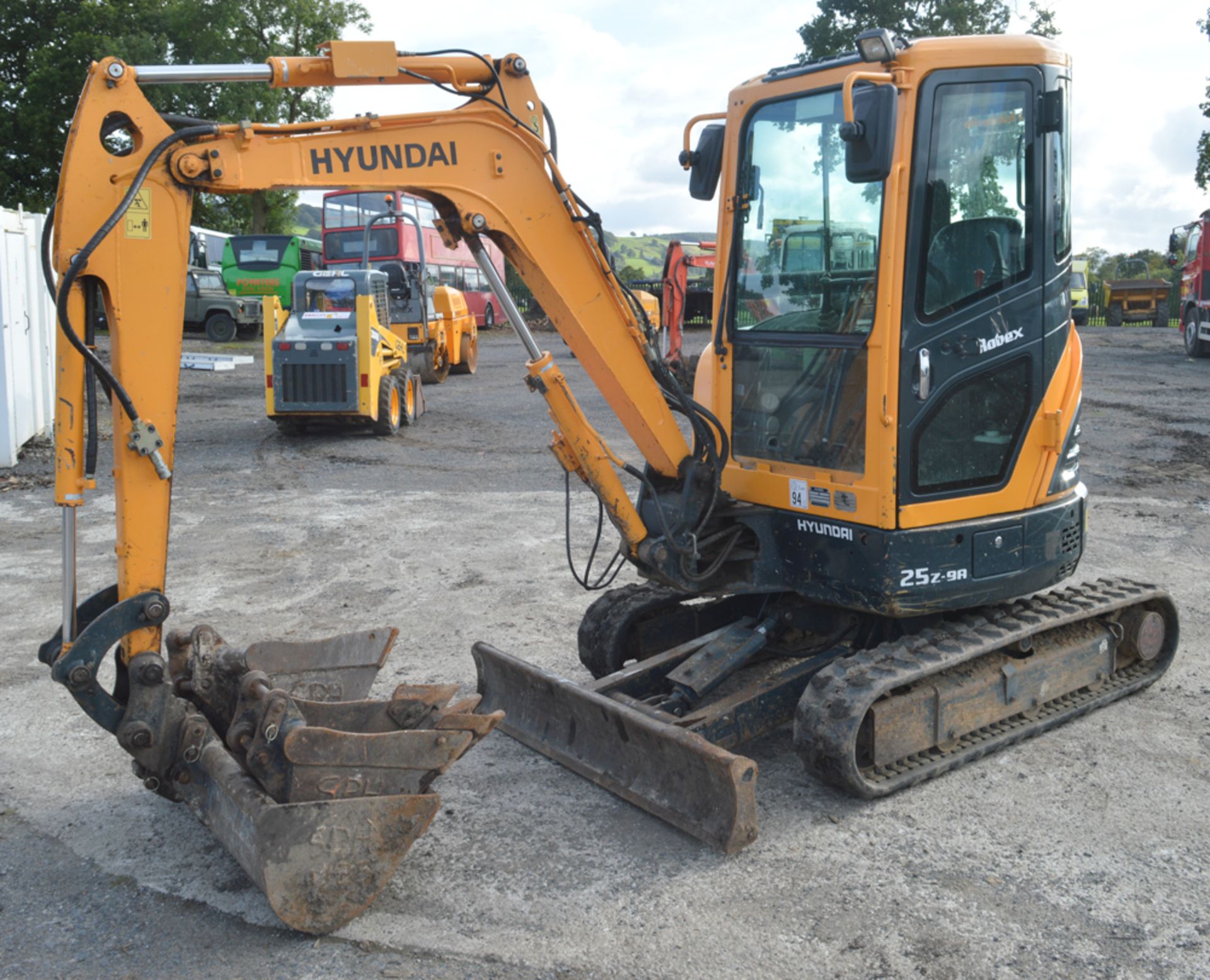 Hyundai Robex 25z-9A 2.5 tonne rubber tracked mini excavator  Year: 2014 S/N: E0000182 Recorded - Bild 5 aus 13