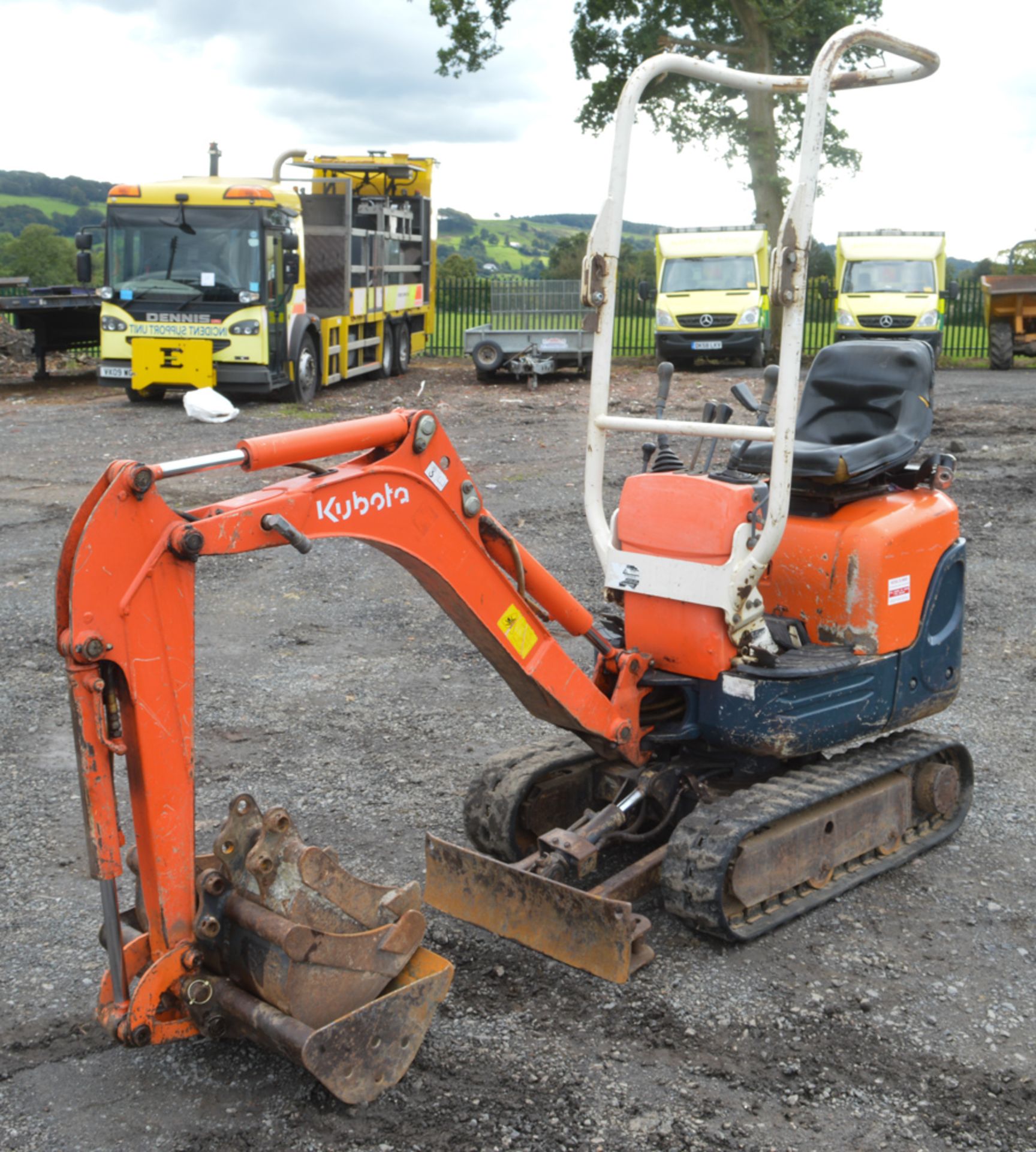 Kubota K008-3 1 tonne rubber tracked micro excavator Year: 2008  S/N: 18704 Recorded hours : 3352 - Image 4 of 11