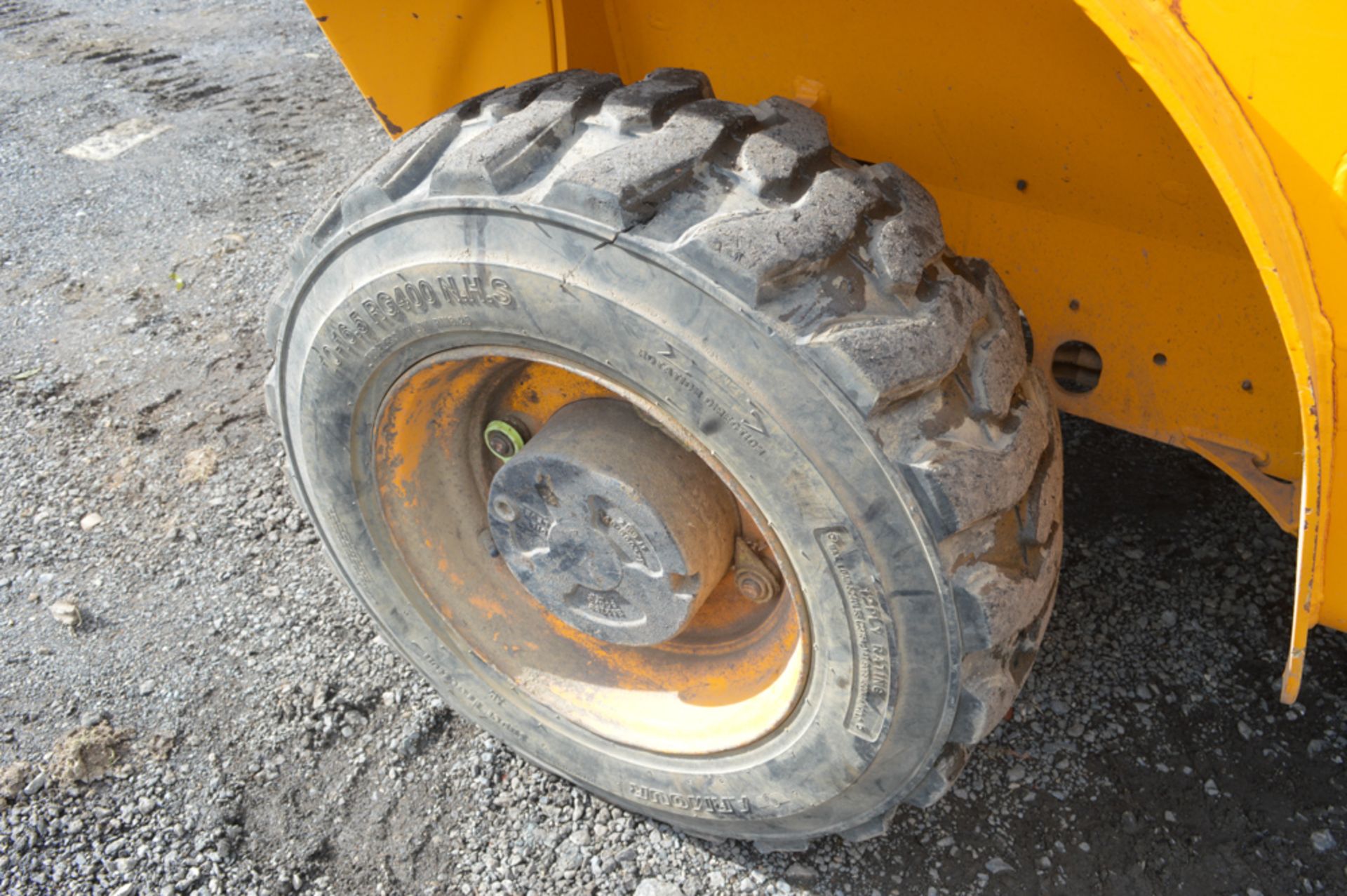 JCB 520-40 4 metre telescopic handler  Year: 2011 S/N: 01781361 Recorded hours: 1847 A563757 - Image 10 of 13