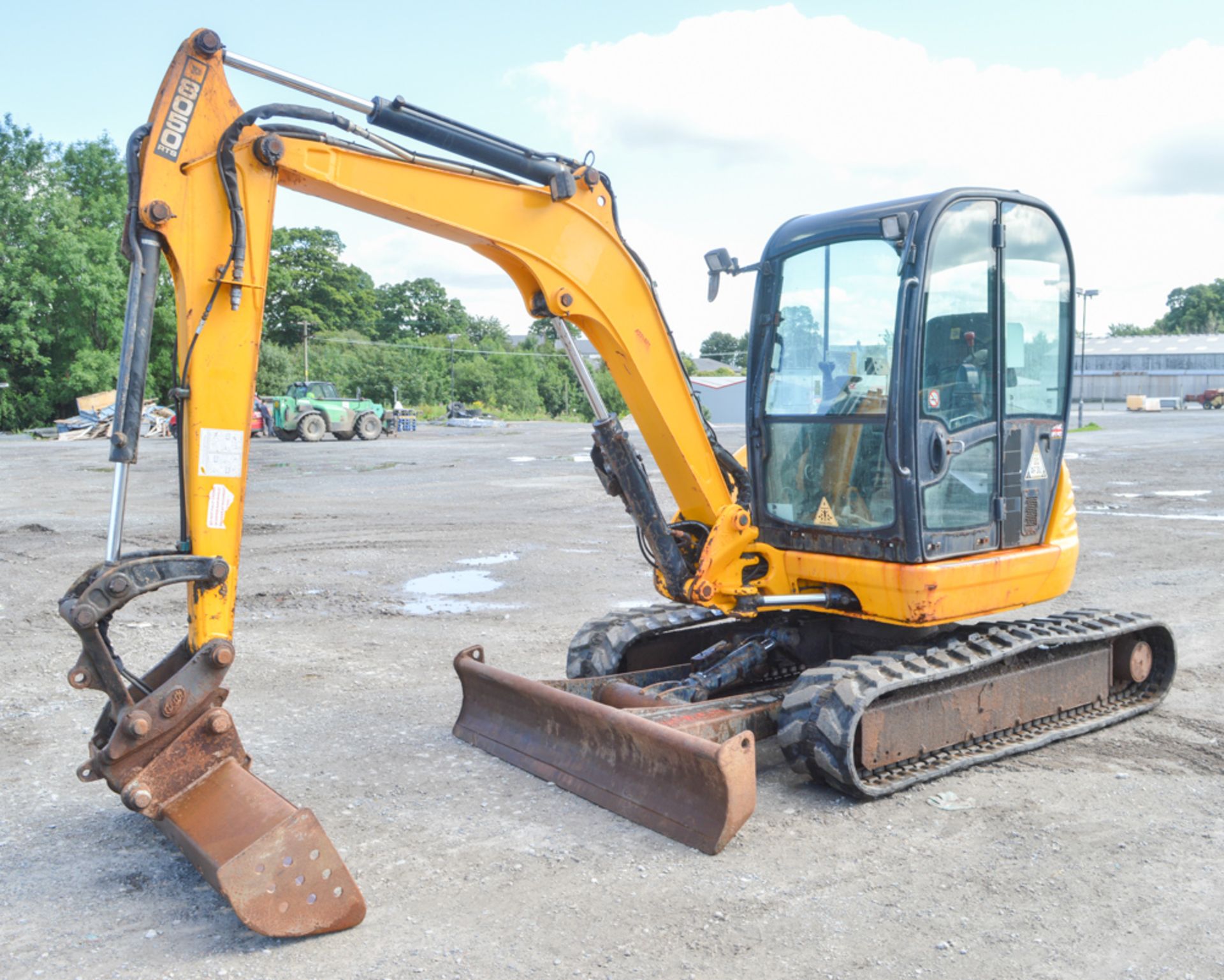 JCB 8050 RTS 5 tonne zero tail swing rubber tracked midi excavator Year: 2012 S/N: 1741669