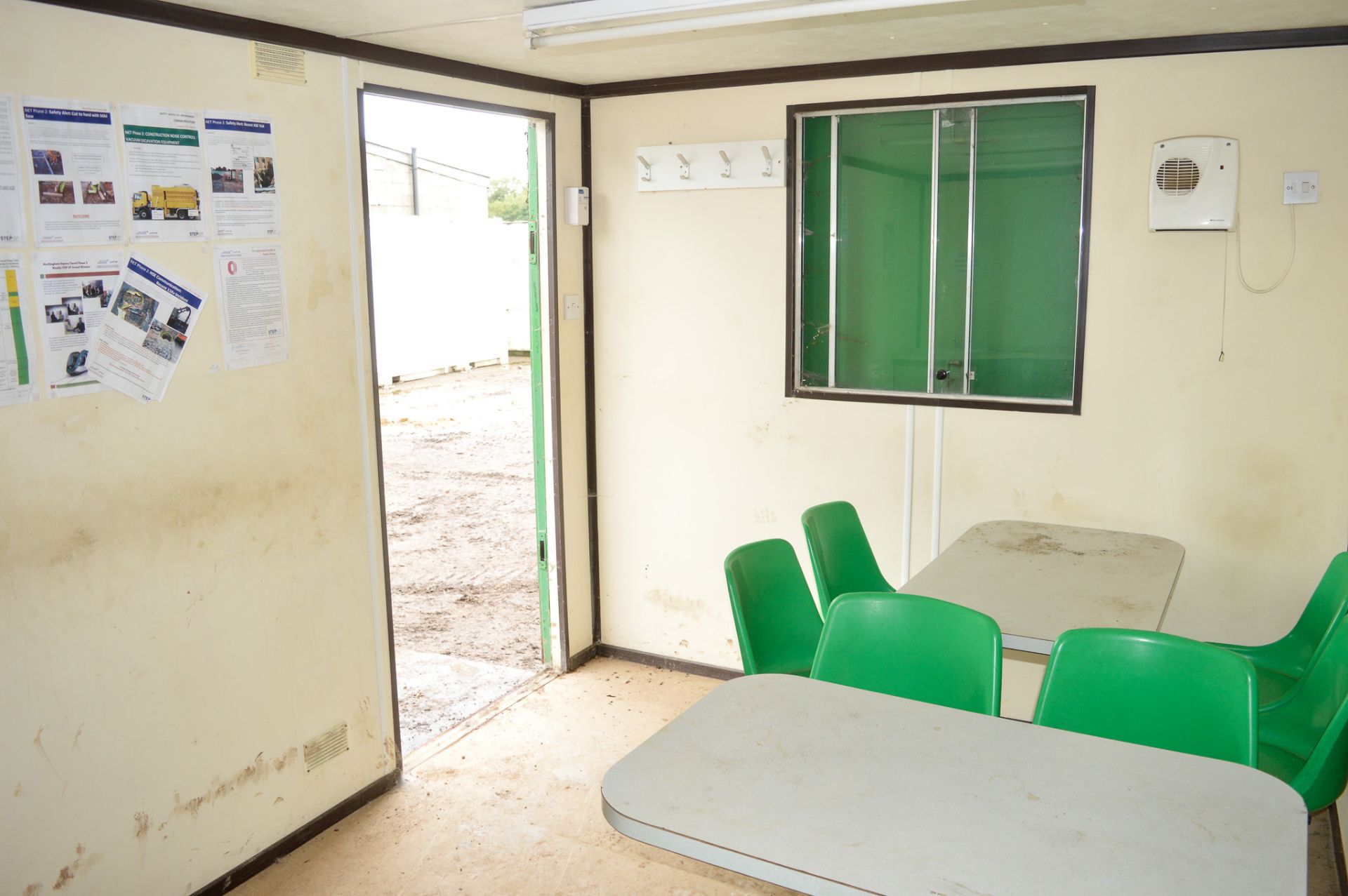 21 ft x 9 ft steel anti vandal site welfare unit Comprising of: canteen area, toilet & generator - Image 7 of 8