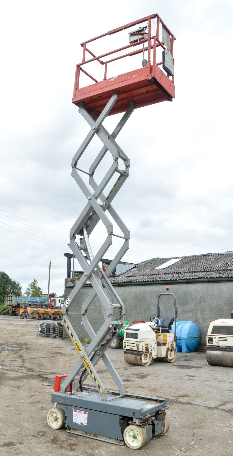 Skyjack SJIII 3219 19 ft battery electric scissor lift access platform Year: 2008 S/N: 22011182 - Image 5 of 5