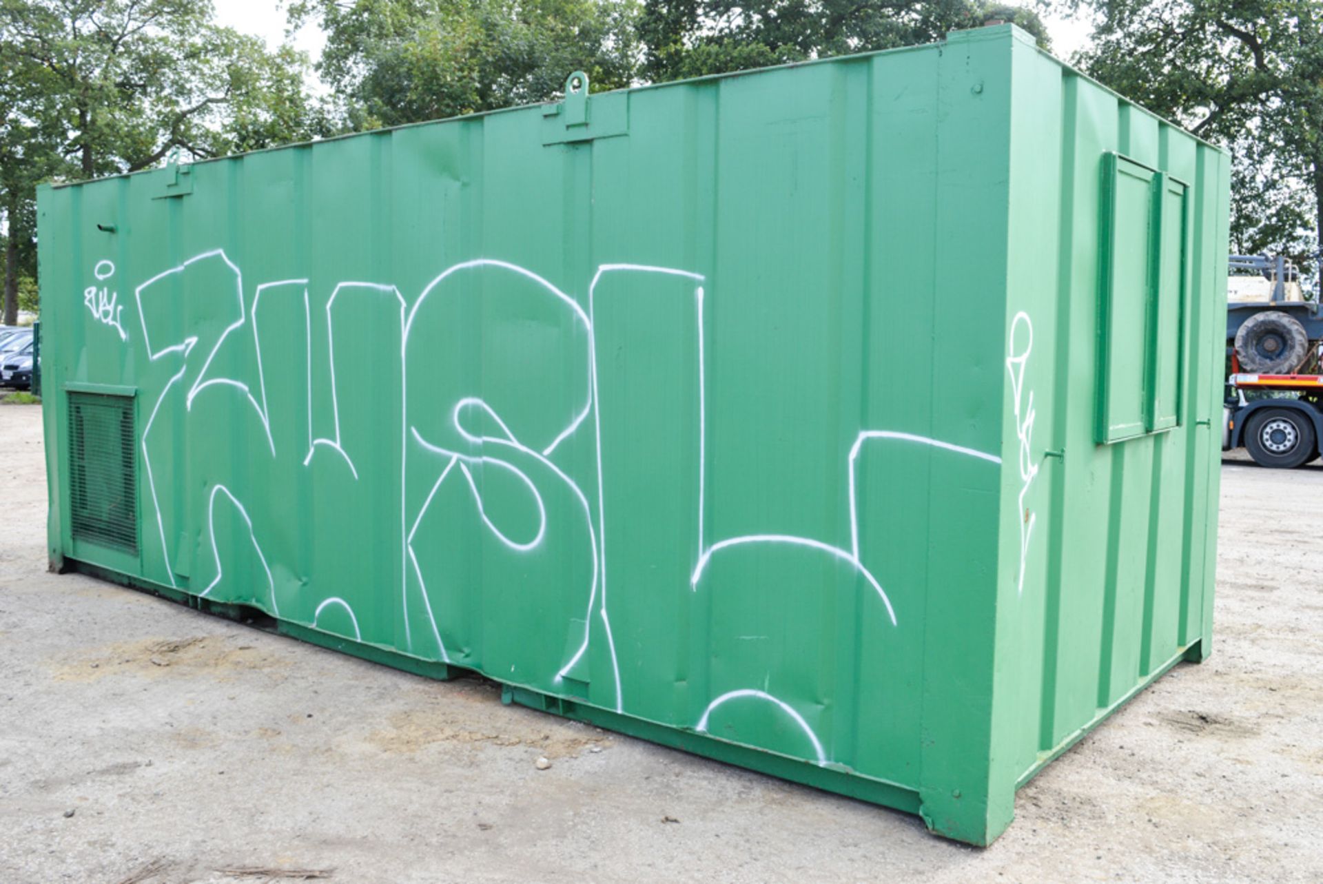 21 ft x 9 ft steel anti vandal site welfare unit Comprising of: canteen area, toilet & generator - Image 3 of 11