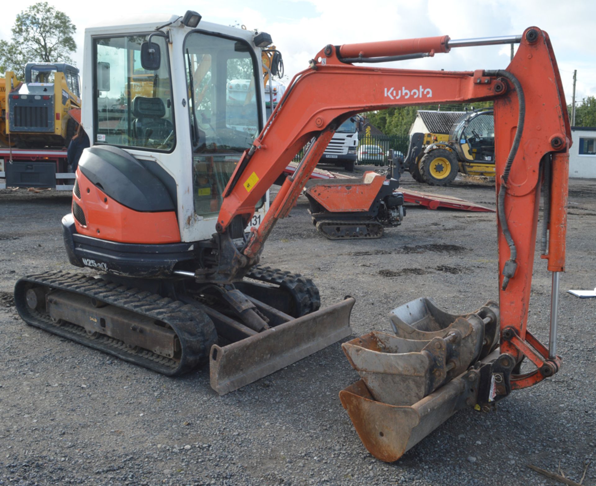 Kubota U25-3EU 2.5 tonne rubber tracked mini excavator Year: 2010 S/N:22966 Recorded hours: 3582 - Image 2 of 12