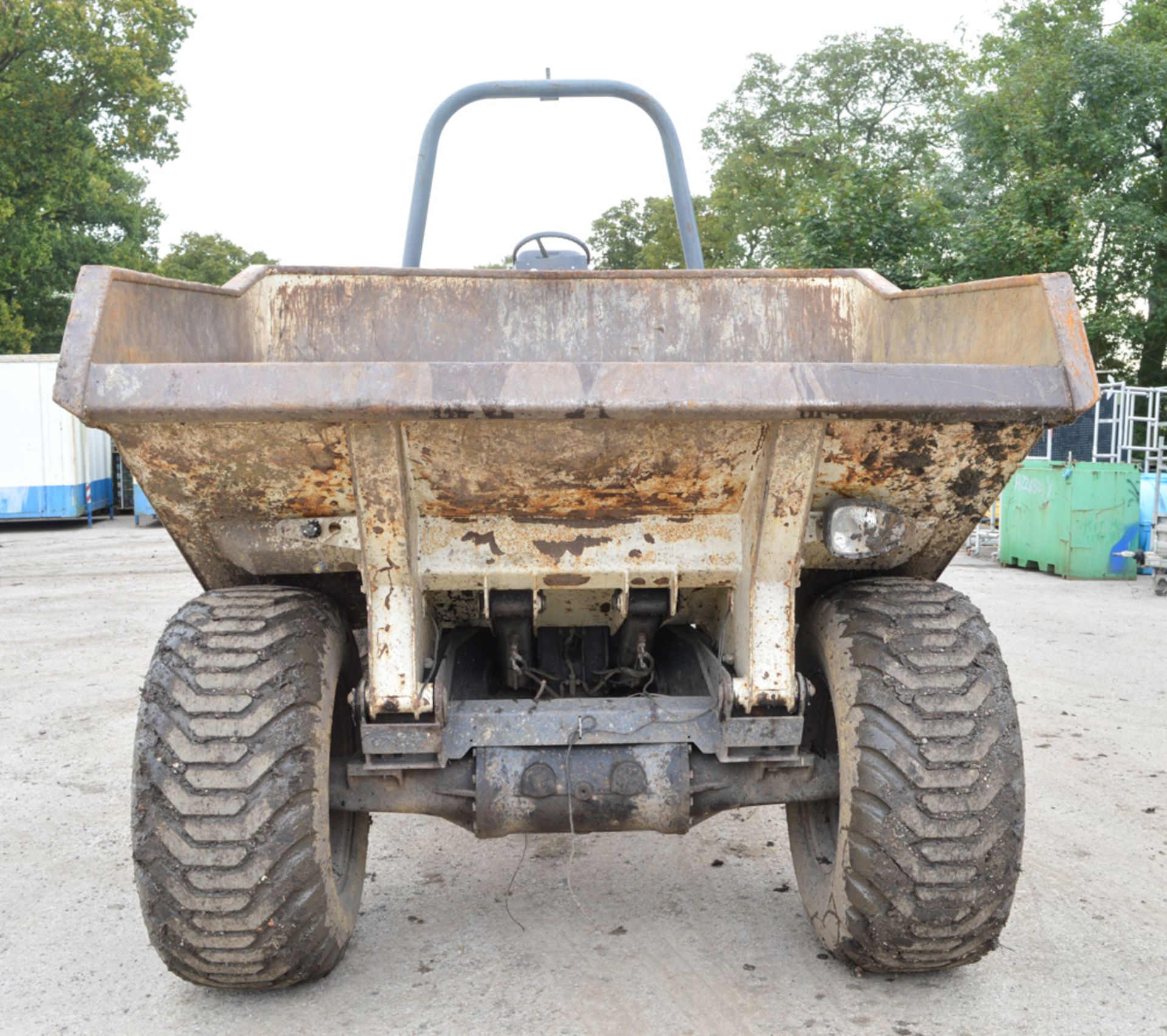 Benford Terex 9 tonne straight skip dumper   Year: 2006 S/N: SLBD1N00E603EW084 Recorded hours: - Image 5 of 12