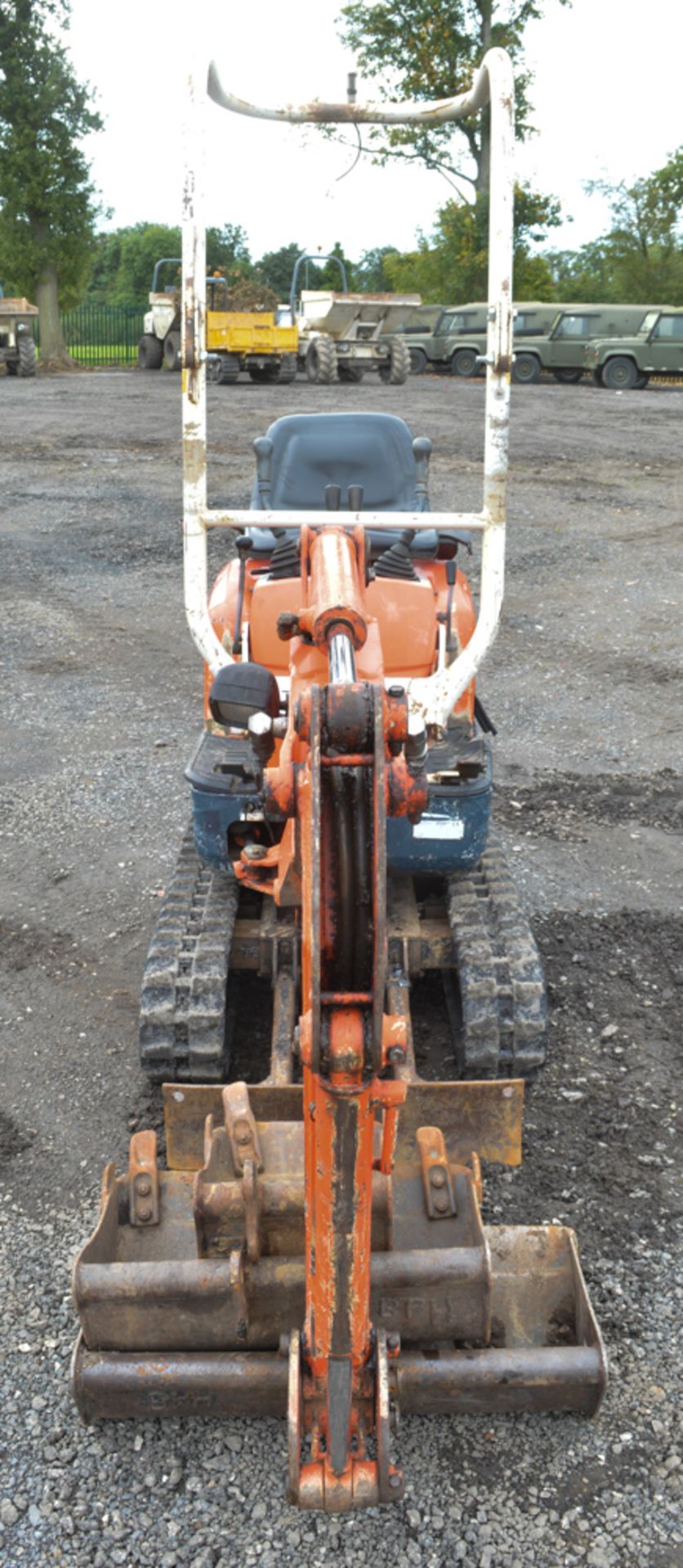 Kubota K008-3 1 tonne rubber tracked micro excavator Year: 2010 S/N: 20129 Recorded hours : 2363 - Image 5 of 11