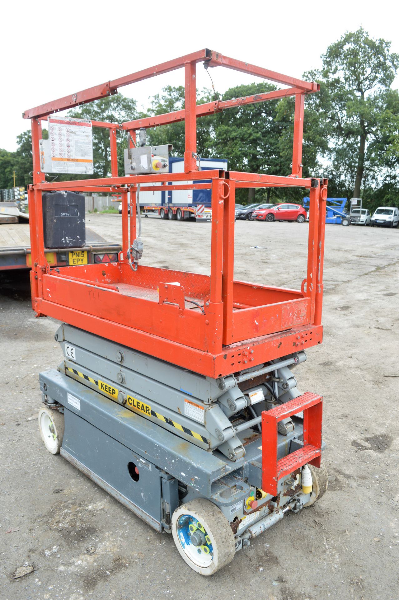 Skyjack SJIII 3219 19 ft battery electric scissor lift access platform Year: 2008 S/N: 22011182 - Image 4 of 5