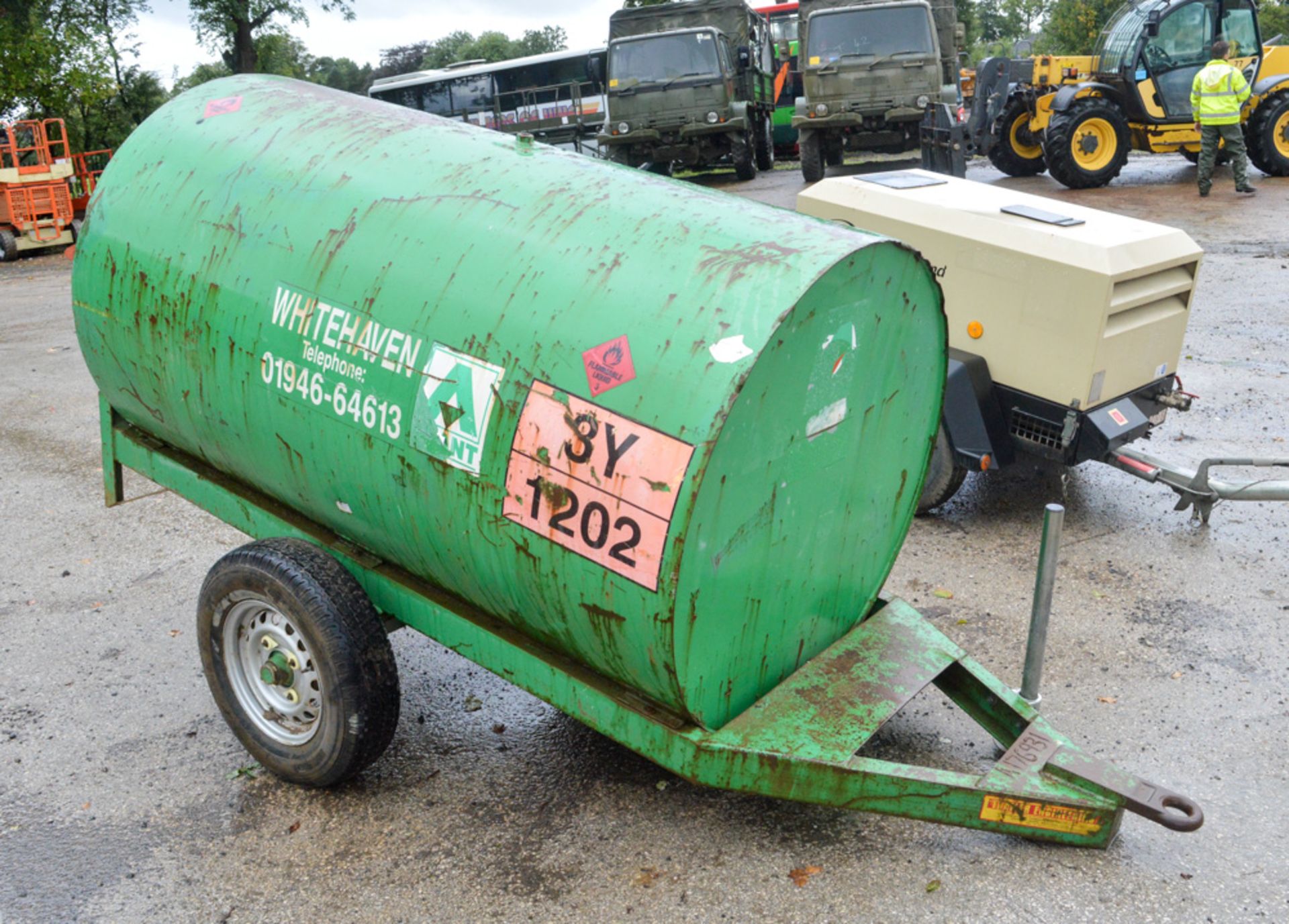 Trailer Engineering 250 gallon site tow bunded fuel bowser c/w manual fuel pump, delivery hose & - Image 2 of 5