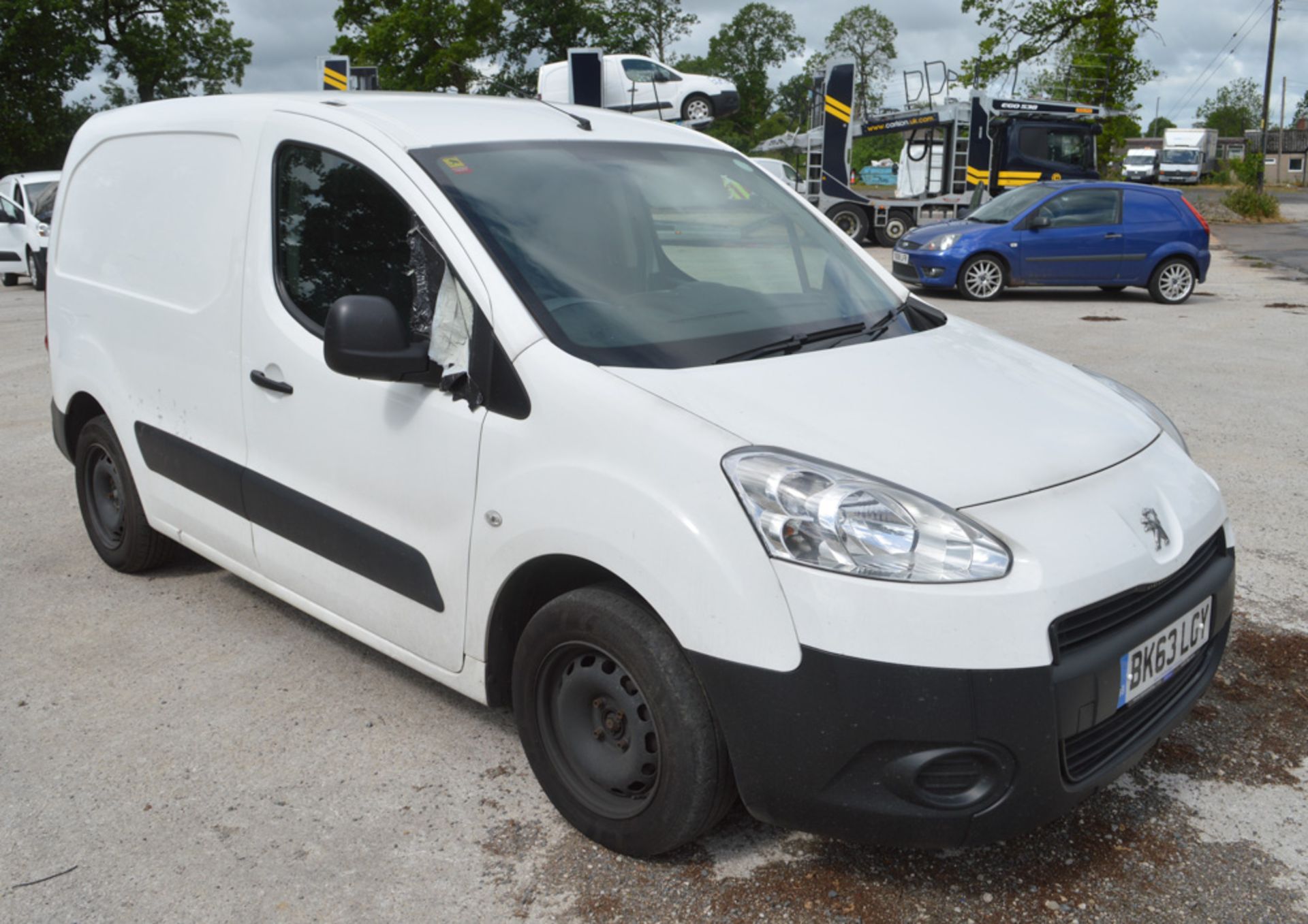 Peugeot Partner 1.6 HDi Professional diesel van  Registration Number: BK63 LGY Date of Registration: - Image 3 of 7