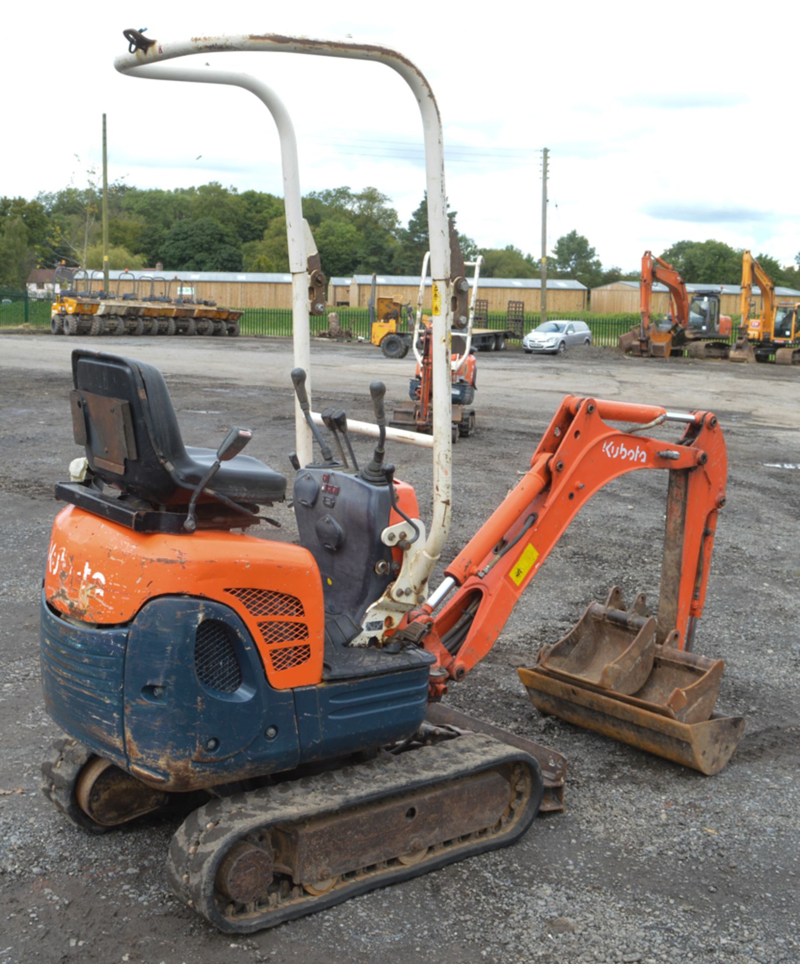 Kubota K008-3 1 tonne rubber tracked micro excavator Year: 2008  S/N: 18704 Recorded hours : 3352 - Bild 2 aus 11