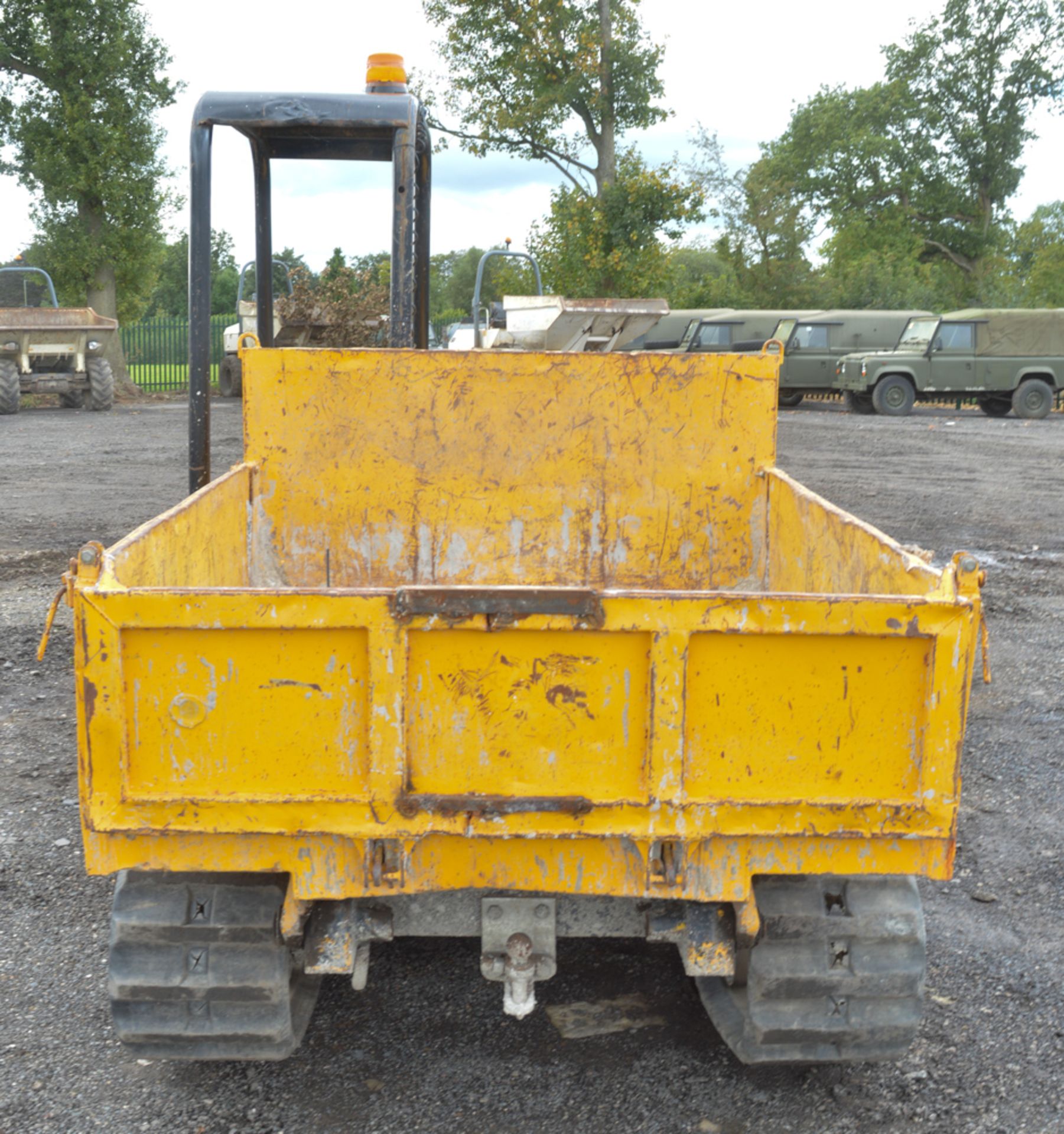 Morooka MST 300-VD 2.5 tonne rubber tracked dumper  Year: 2002 S/N: 3481 Recorded hours: 1103 - Image 5 of 9