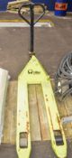 Hydraulic pallet truck **Jack handle seized**