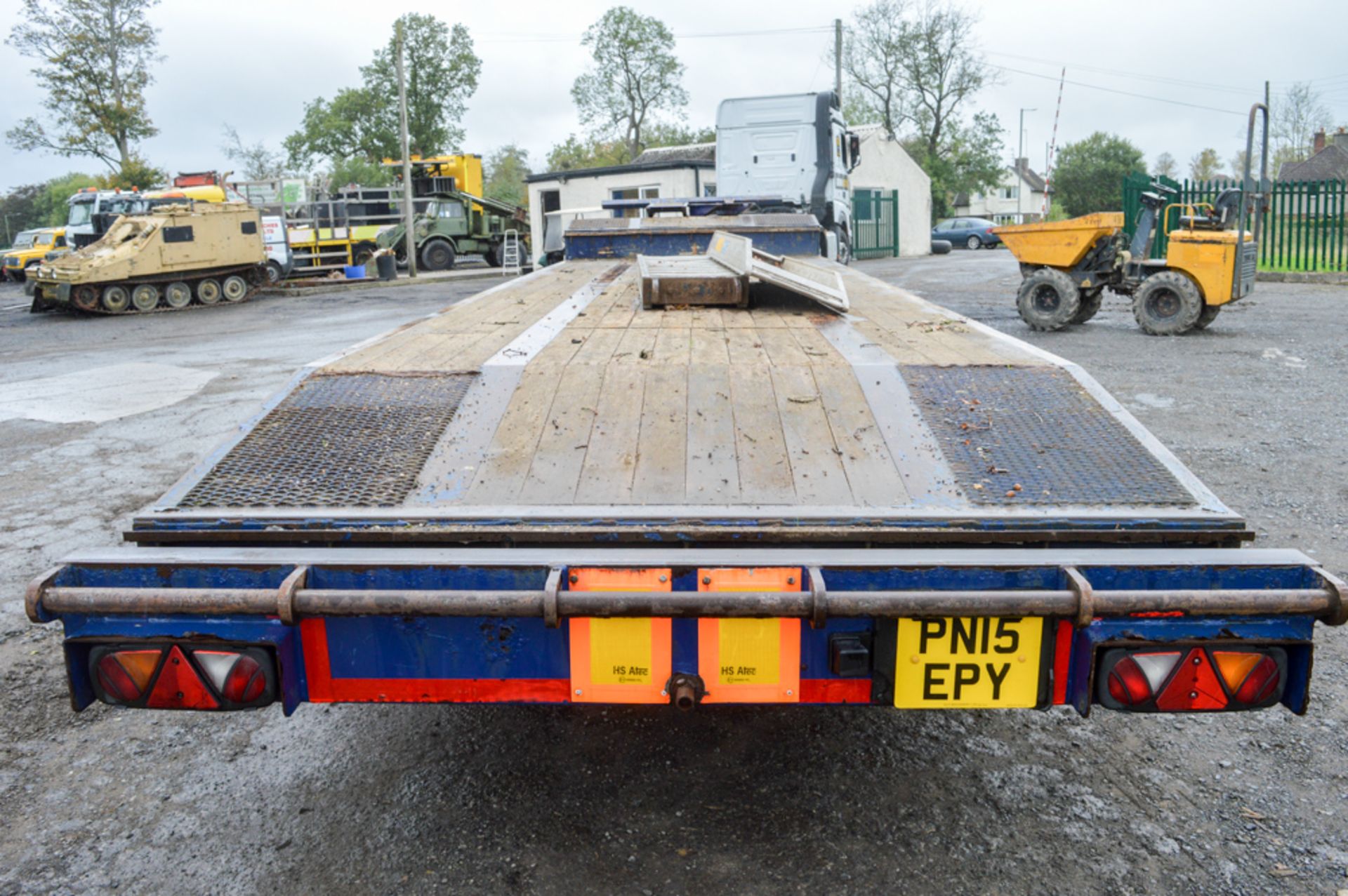 M&G SLC 27Y stepframe low loader trailer Year: 2010 MOT Expires: 30/06/2018 Chassis No: 36465 c/w - Image 9 of 12