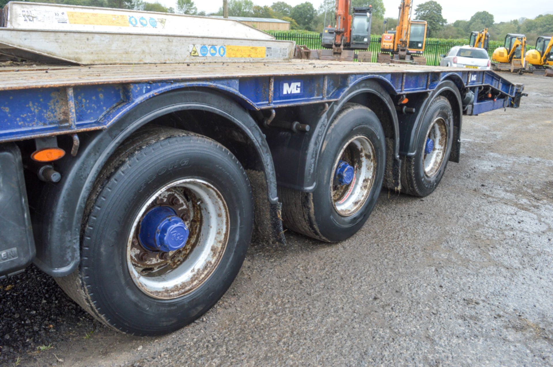 M&G SLC 27Y stepframe low loader trailer Year: 2010 MOT Expires: 30/06/2018 Chassis No: 36465 c/w - Image 7 of 12