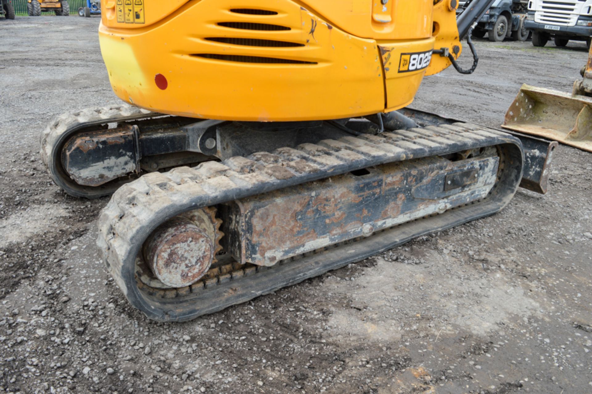 JCB 8025 ZTS 2.5 tonne rubber tracked mini excavator Year: 2011 S/N: 2020534 Recorded Hours: 1824 - Image 7 of 11