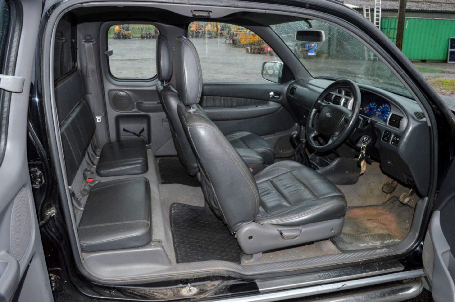 Ford Ranger S-CAB XLT Thunder 4WD manual pick up Registration Number: ML54 EFE Date of registration: - Image 8 of 11