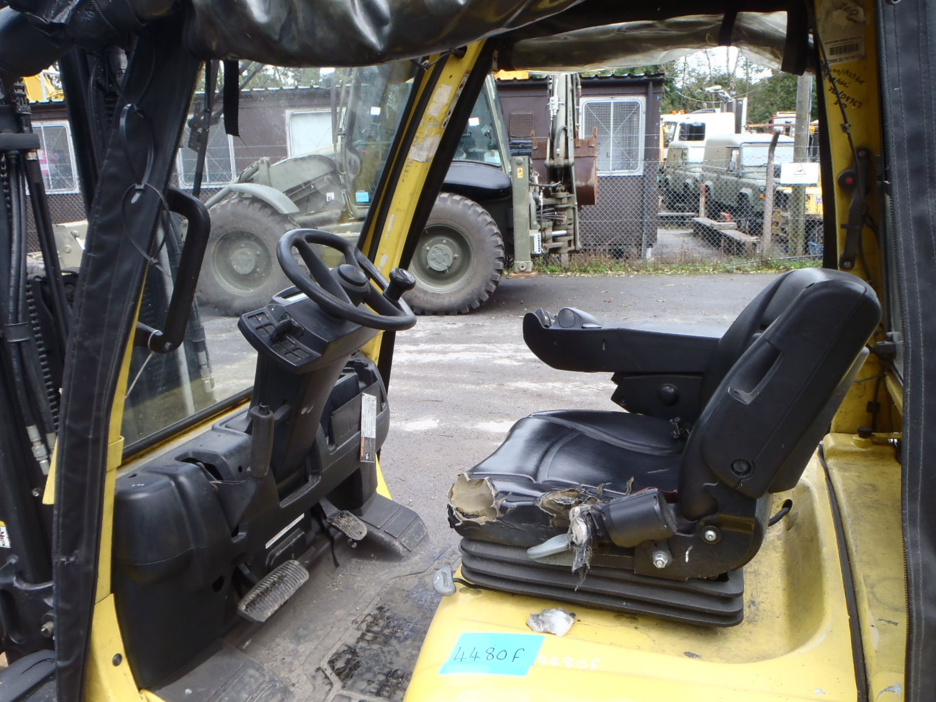 Hyster H3.0 FT 3 tonne diesel driven fork lift truck Year: 2010 S/N: 3110H Recorded Hours: 9438 - Image 5 of 7