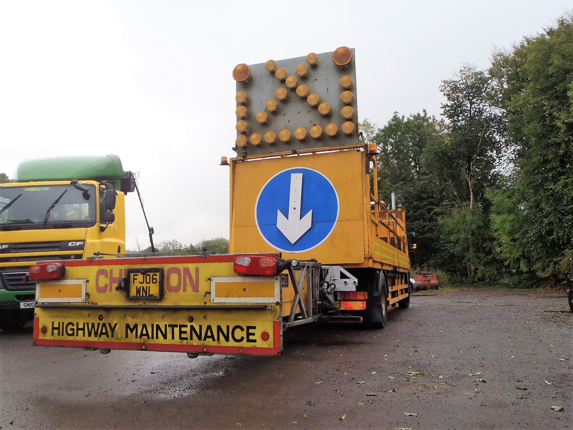 DAF CF 65.250 18 tonne flat bed impact protection lorry Registration Number: FJ06 WNL Date of - Image 5 of 13