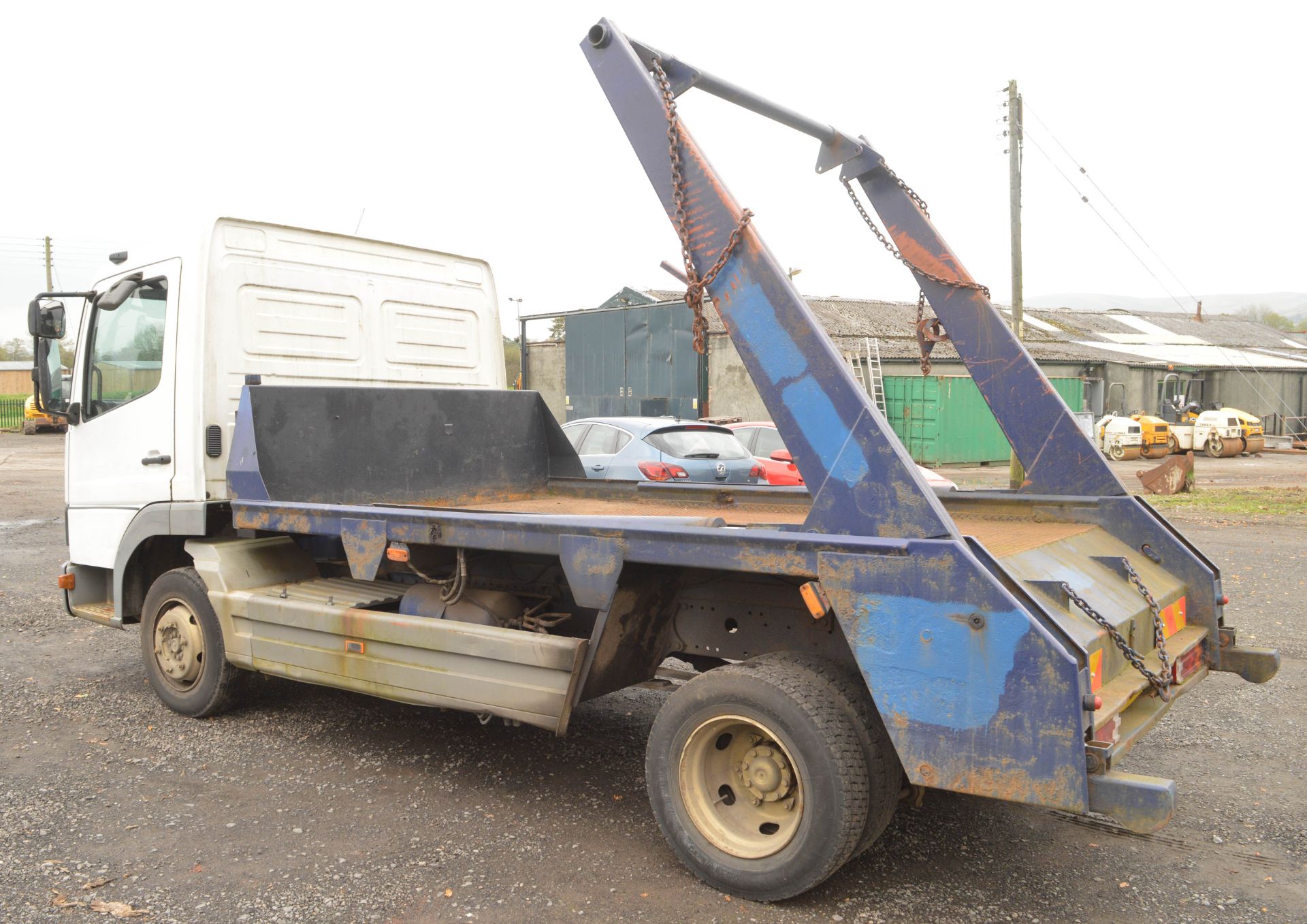 Mercedes-Benz Atego 815 rigid skip loader truck Registration No: T671 LHN Recorded k/m: 227,810 Date - Image 3 of 9