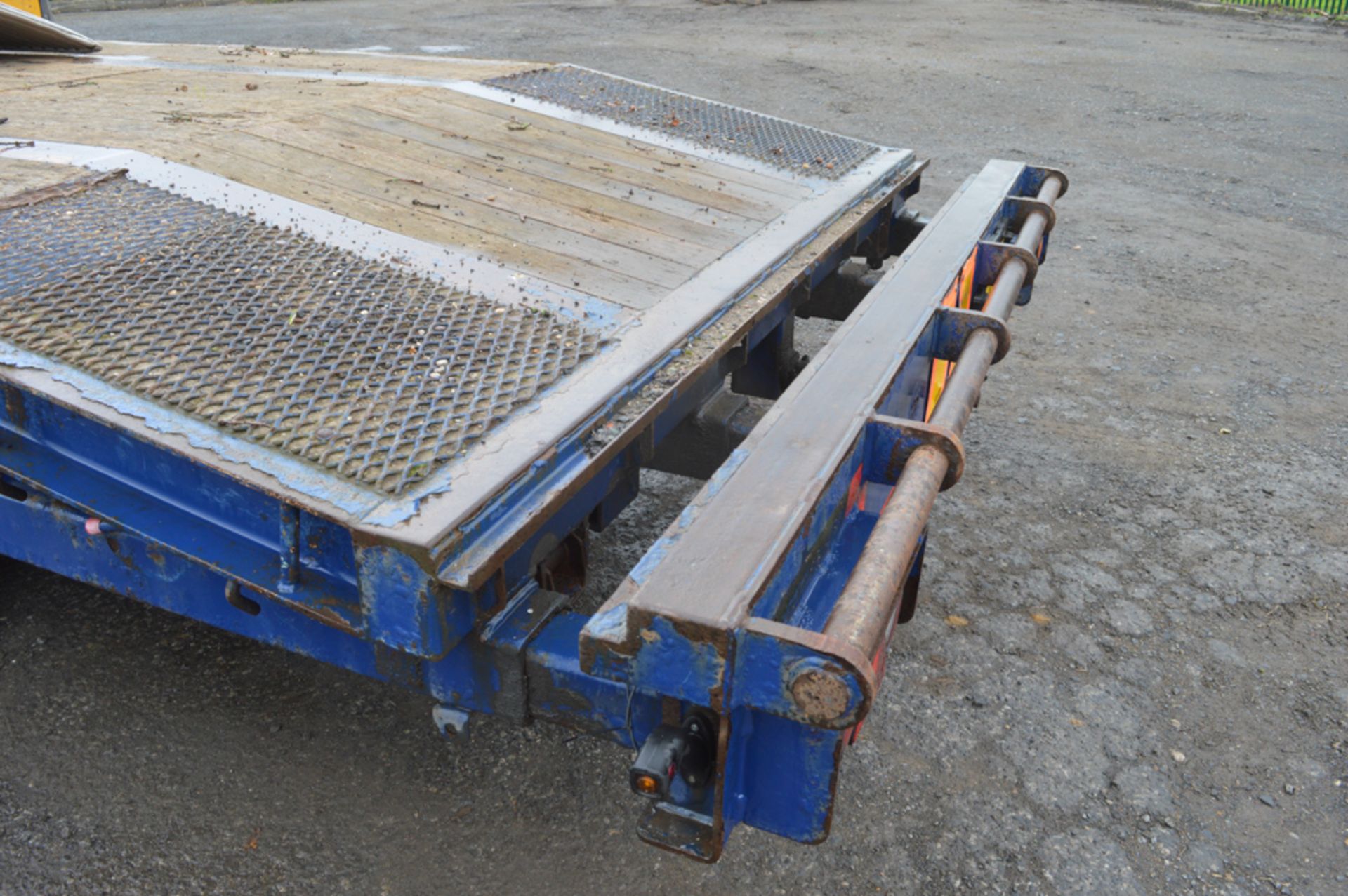 M&G SLC 27Y stepframe low loader trailer Year: 2010 MOT Expires: 30/06/2018 Chassis No: 36465 c/w - Image 8 of 12