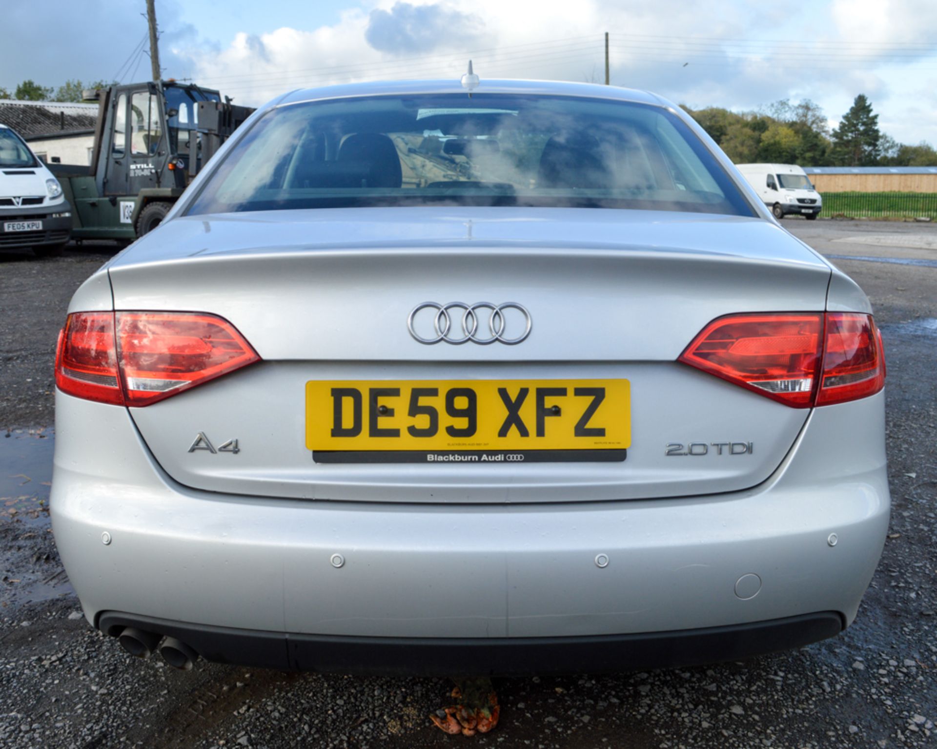 Audi A4 SE 2.0 TDI automatic 4 door saloon car Registration Number: DE59 XFZ Date of Registration: - Image 6 of 12