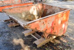 Steel tipping skip A564384