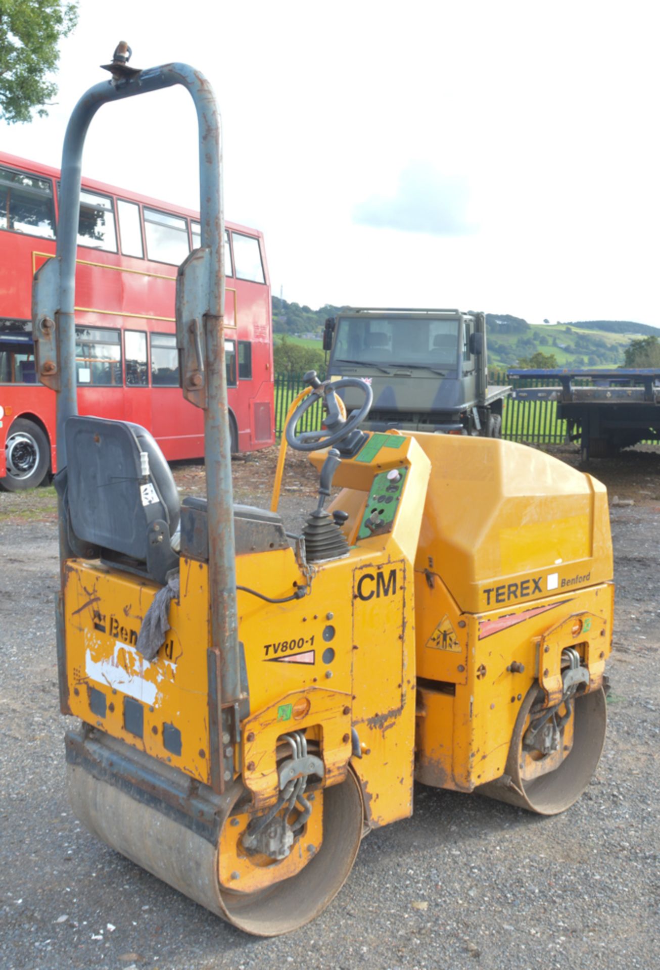 Benford Terex TV800-1 double drum ride on roller Year: 2005 S/N: E501HU008 Recorded Hours: 1470 - Image 3 of 8