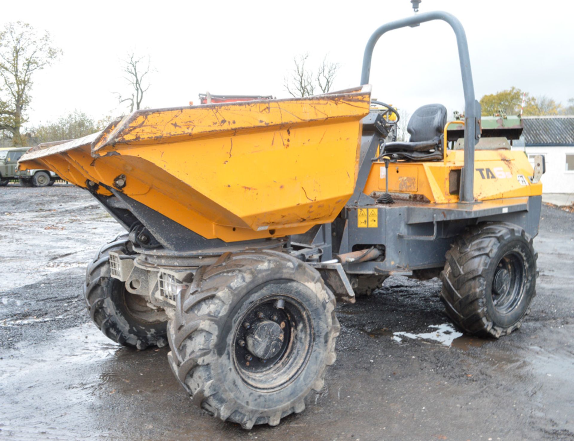 Terex 6 tonne swivel skip dumper Year: 2012 S/N: EC7MT498 Recorded Hours: 2311