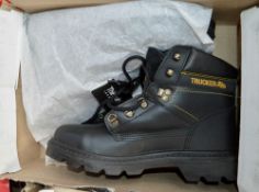 Pair of black work boots Size 7 New & unused