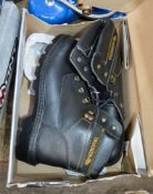 Pair of black safety boots Size 8 New & unused