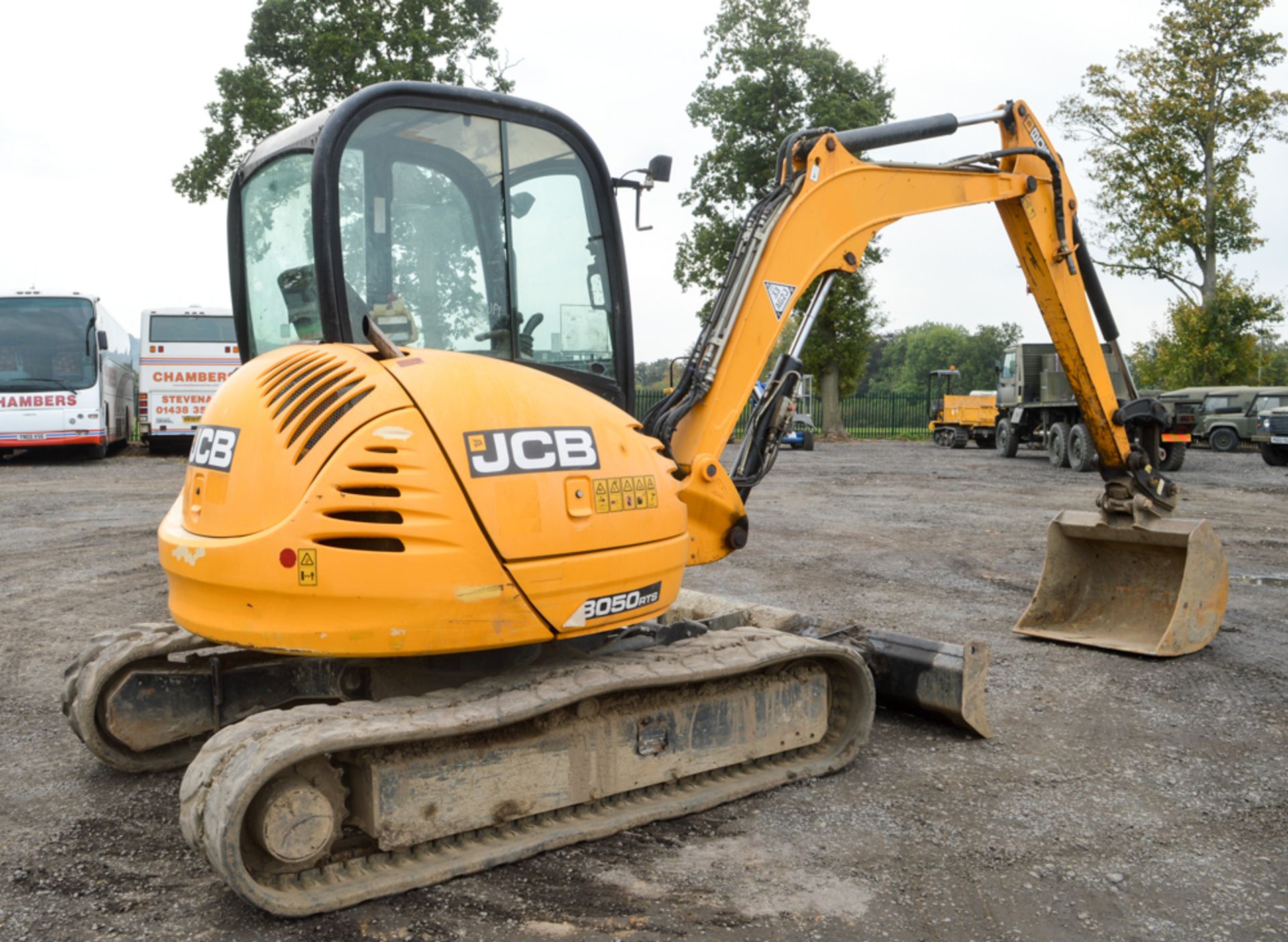 JCB 8050 RTS 5 tonne rubber tracked excavator Year: 2012 S/N: 1741769 Recorded Hours: 2389 blade, - Image 4 of 11