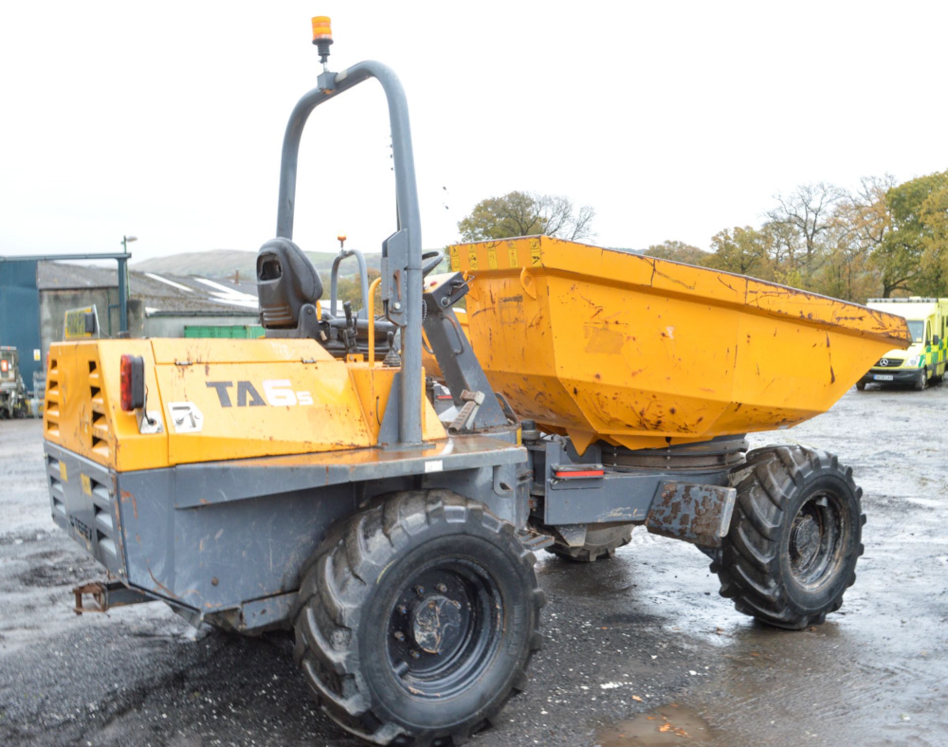 Terex 6 tonne swivel skip dumper Year: 2012 S/N: EC7MT498 Recorded Hours: 2311 - Image 3 of 12