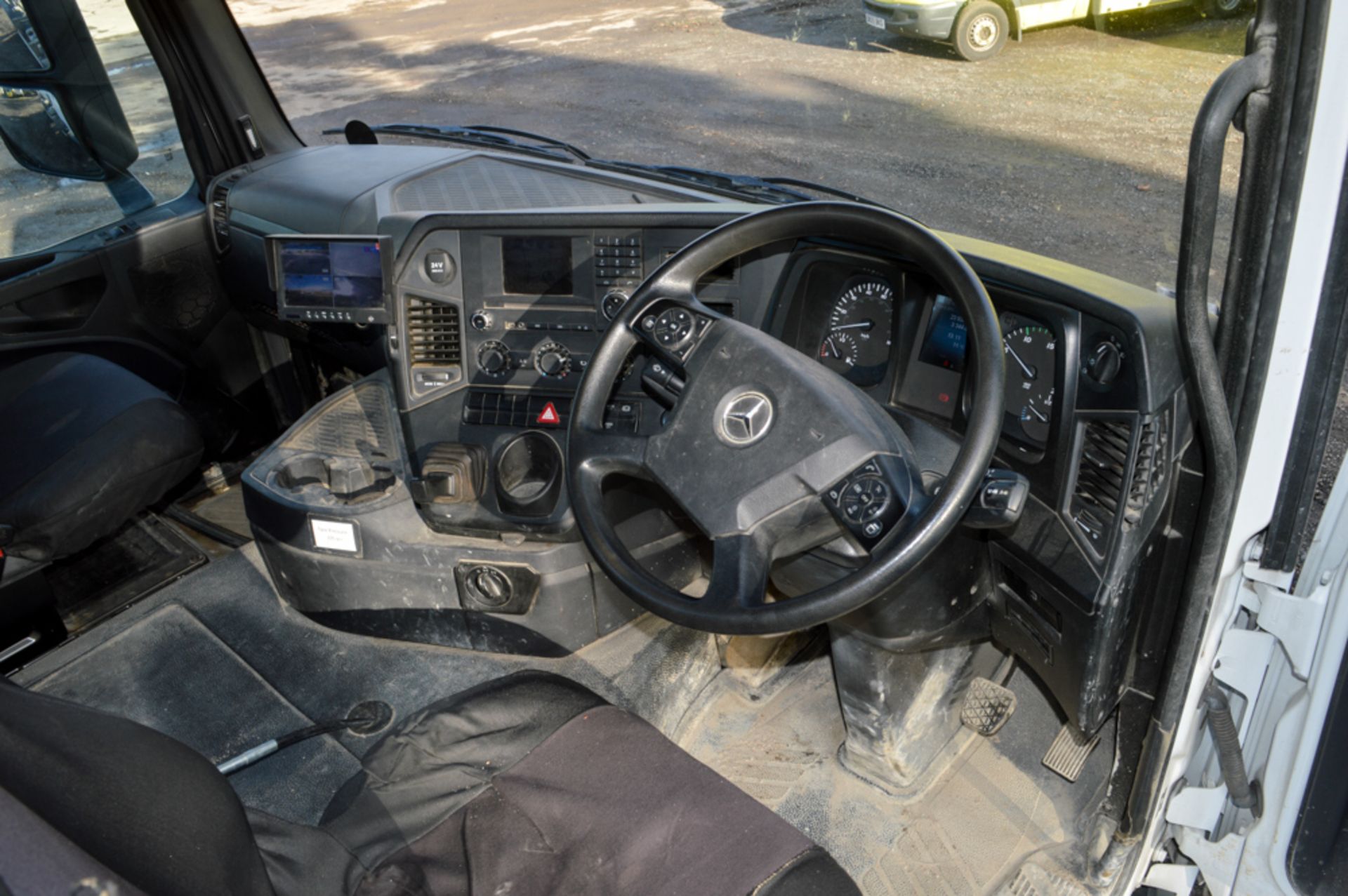 Mercedes Benz Arocs 3236 8 wheel concrete mixer lorry Registration Number: WX16 FCZ Date of - Image 10 of 11