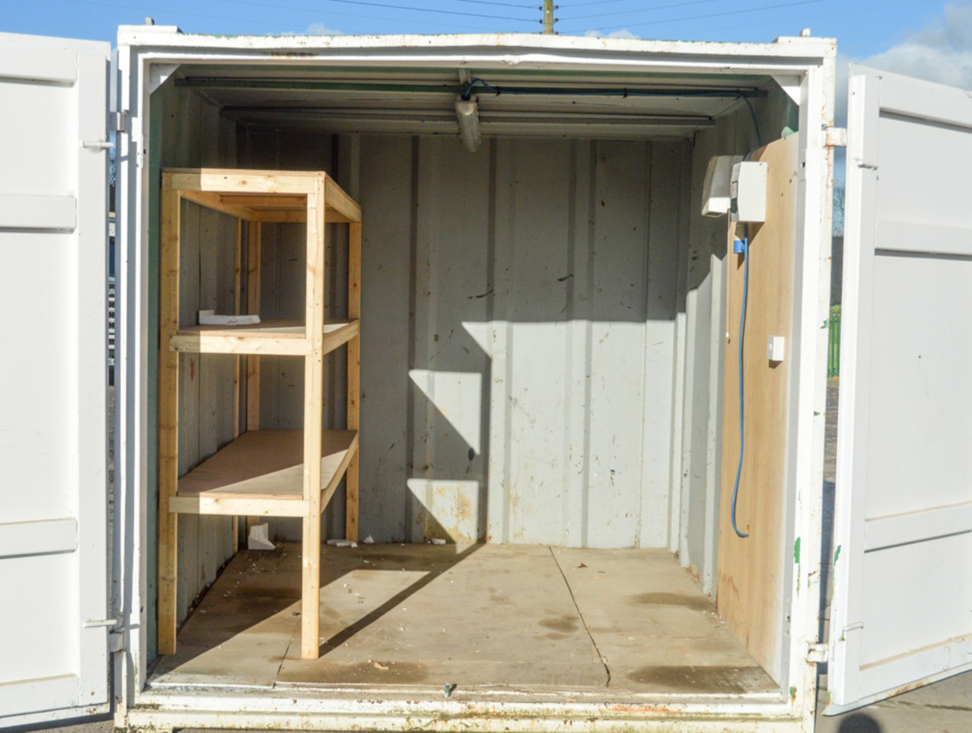 10 ft x 8 ft steel store site unit c/w keys A412642 - Image 5 of 5