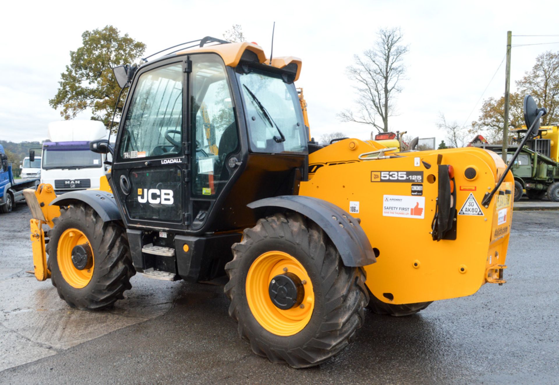 JCB 535-125 Hi-Viz 12.5 metre telescopic handler Year: 2014 S/N: 2342152 Recorded Hours: 2103 c/w - Image 3 of 13