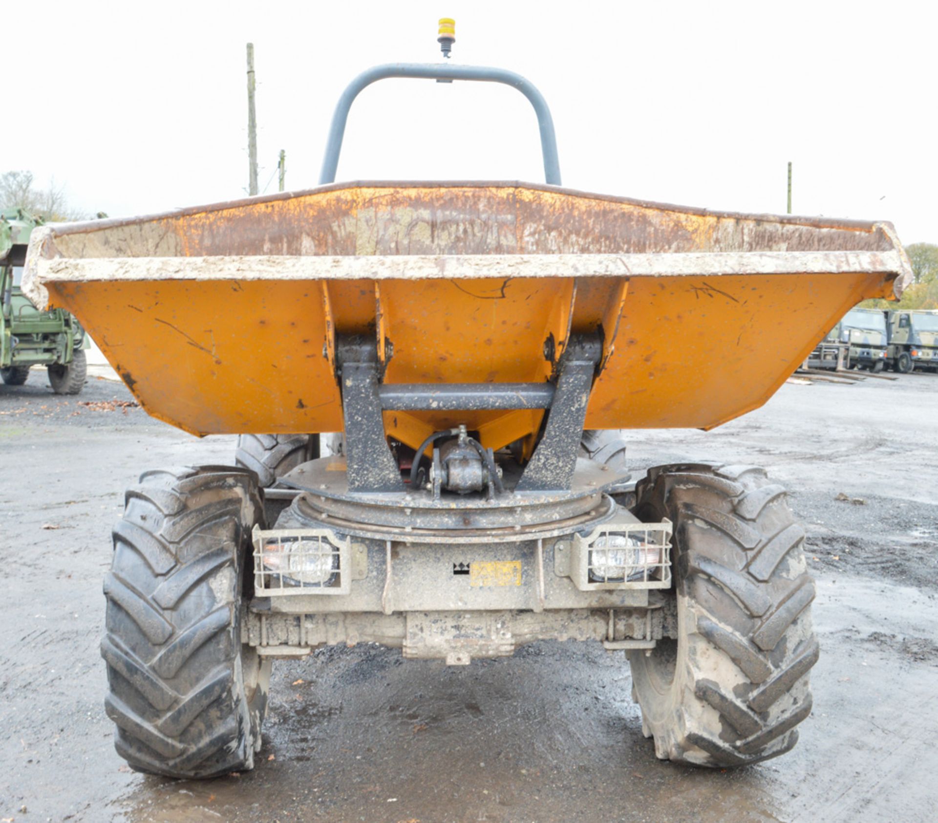 Terex 6 tonne swivel skip dumper Year: 2012 S/N: EC7MT498 Recorded Hours: 2311 - Image 5 of 12