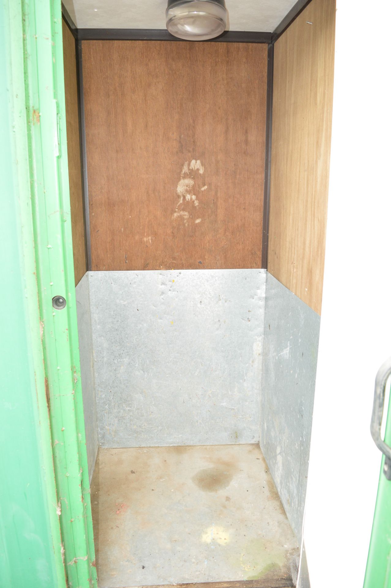 24 ft x 9 ft steel anti vandal site welfare unit Comprising of: canteen area, toilet & generator - Image 6 of 9